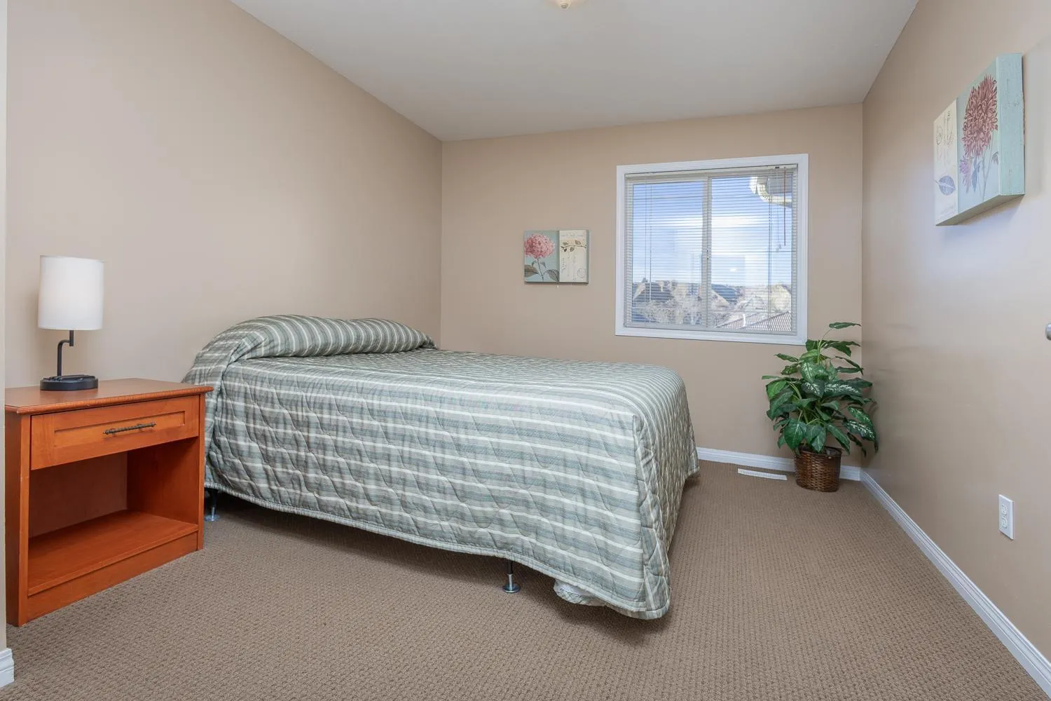 Property building, Bed in Paradise Canyon Golf Resort - Luxury Condo U403