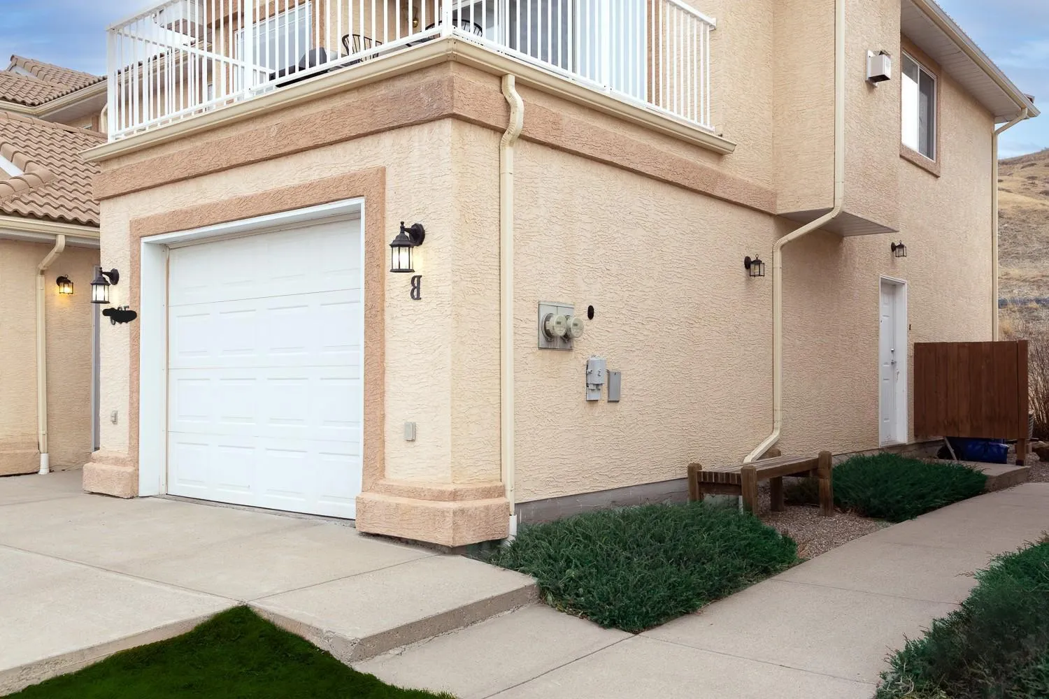 Property building in Paradise Canyon Golf Resort - Luxury Condo M401