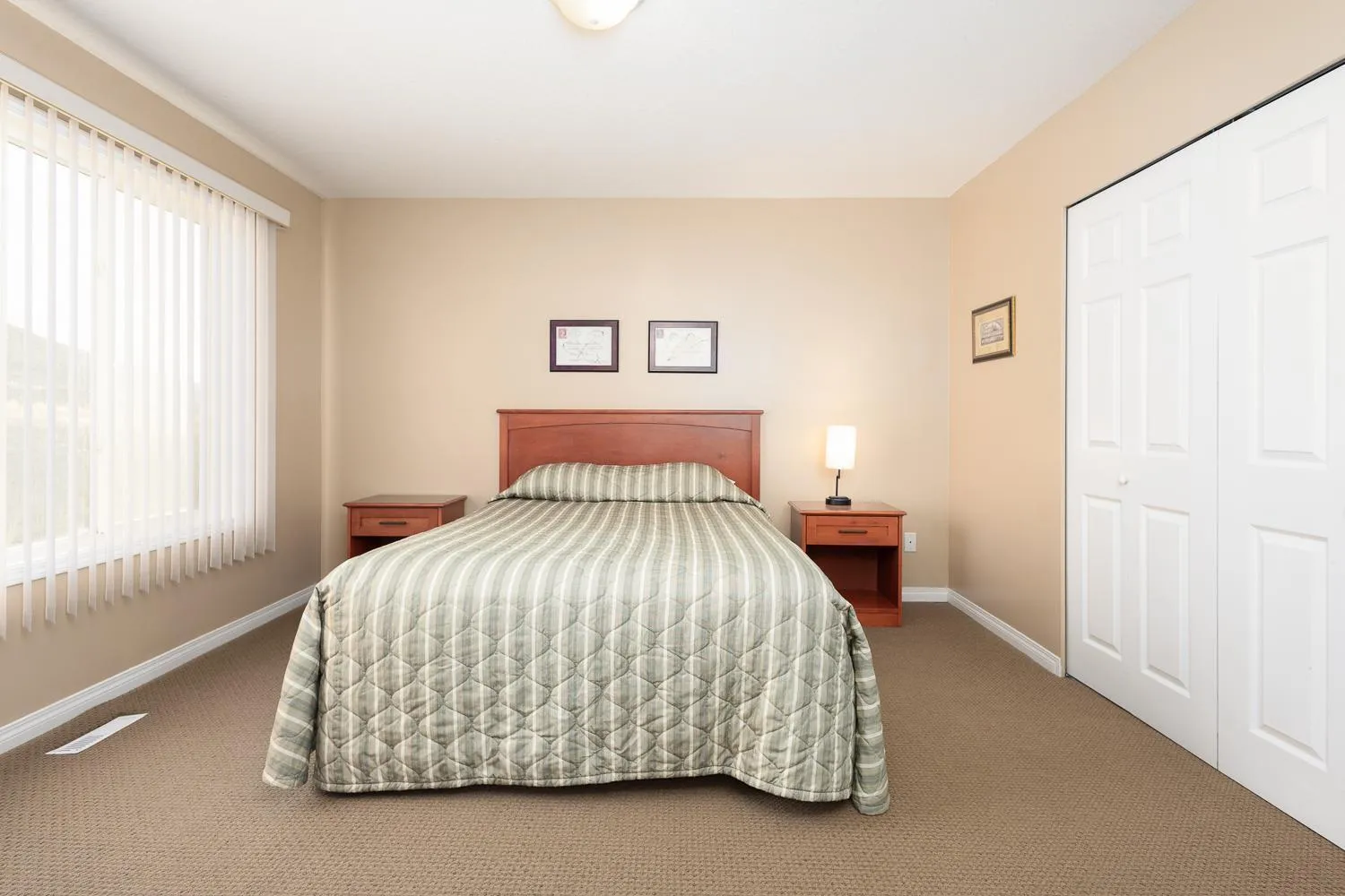 Property building, Bed in Paradise Canyon Golf Resort - Luxury Condo U401