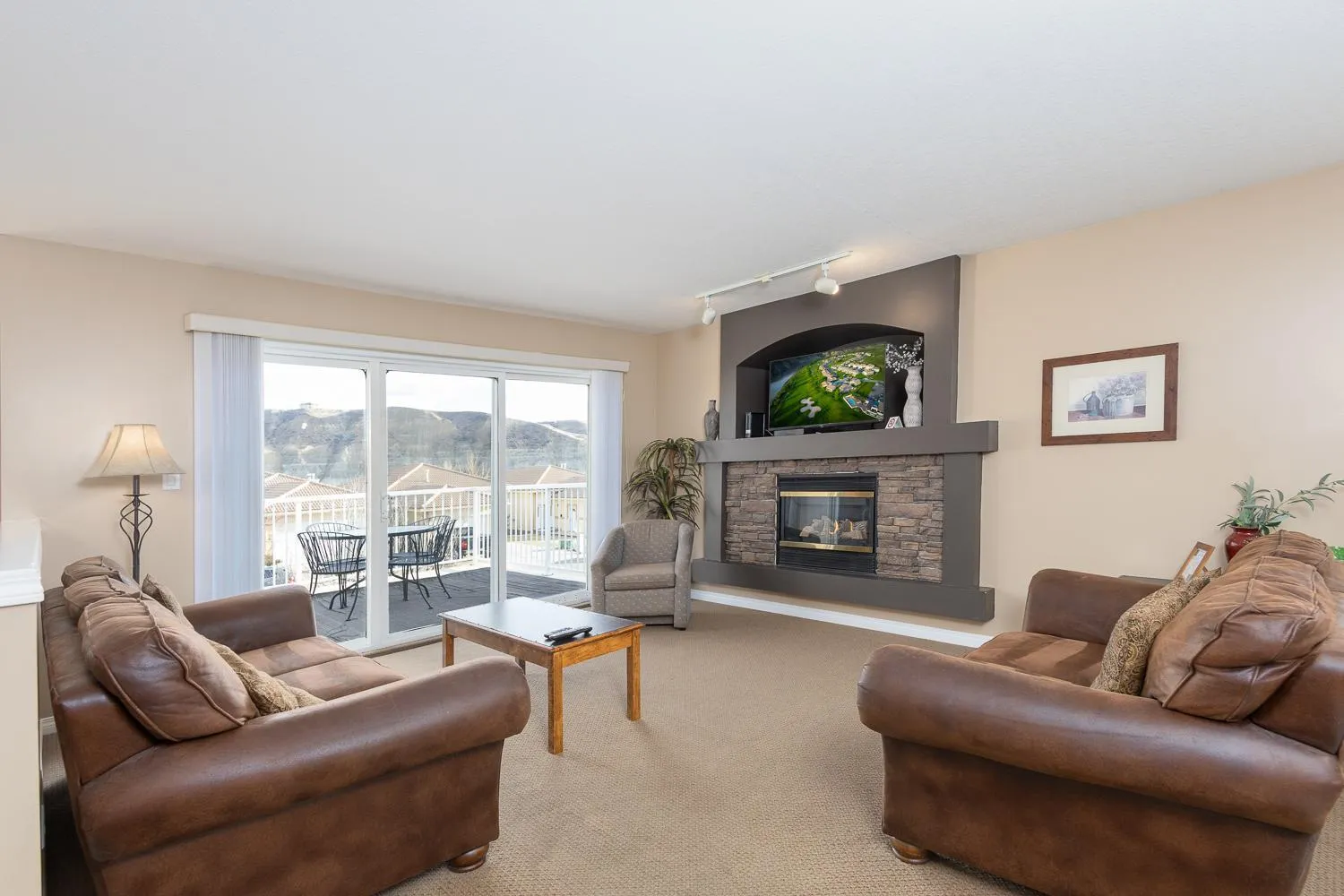 Property building in Paradise Canyon Golf Resort - Luxury Condo U399