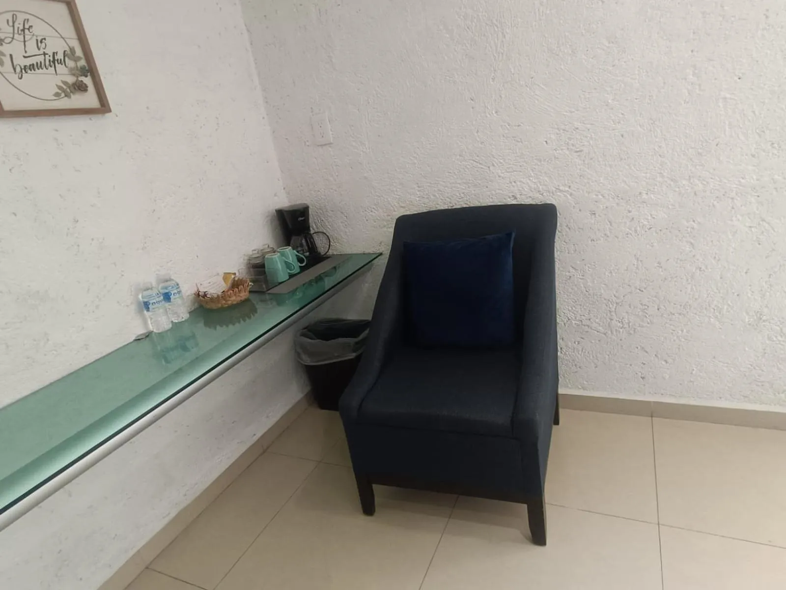 Living room in Hotel Dos Mundos, Isla Cozumel