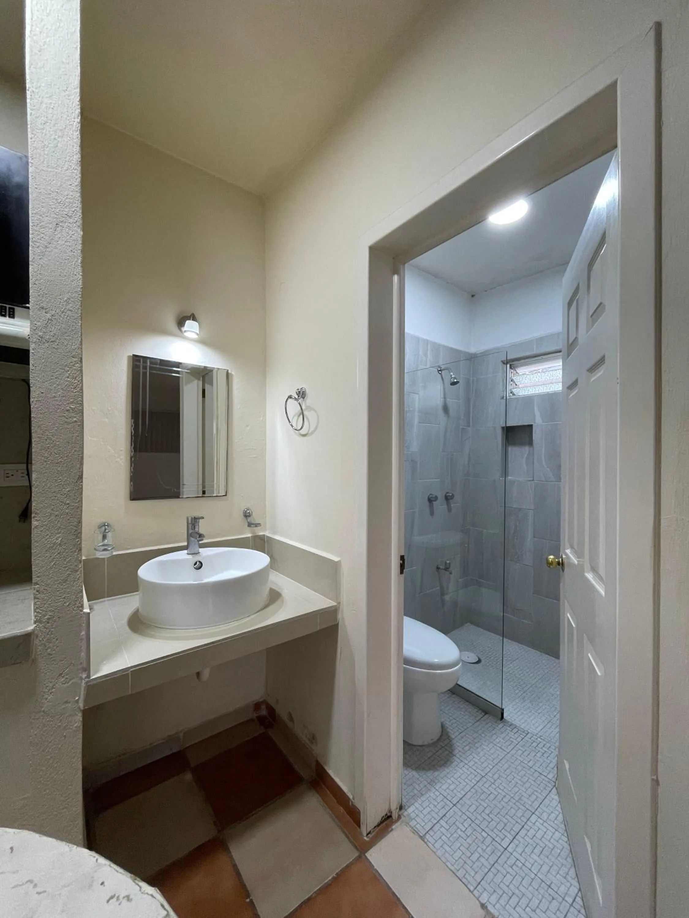 Bathroom in Hotel Dos Mundos, Isla Cozumel