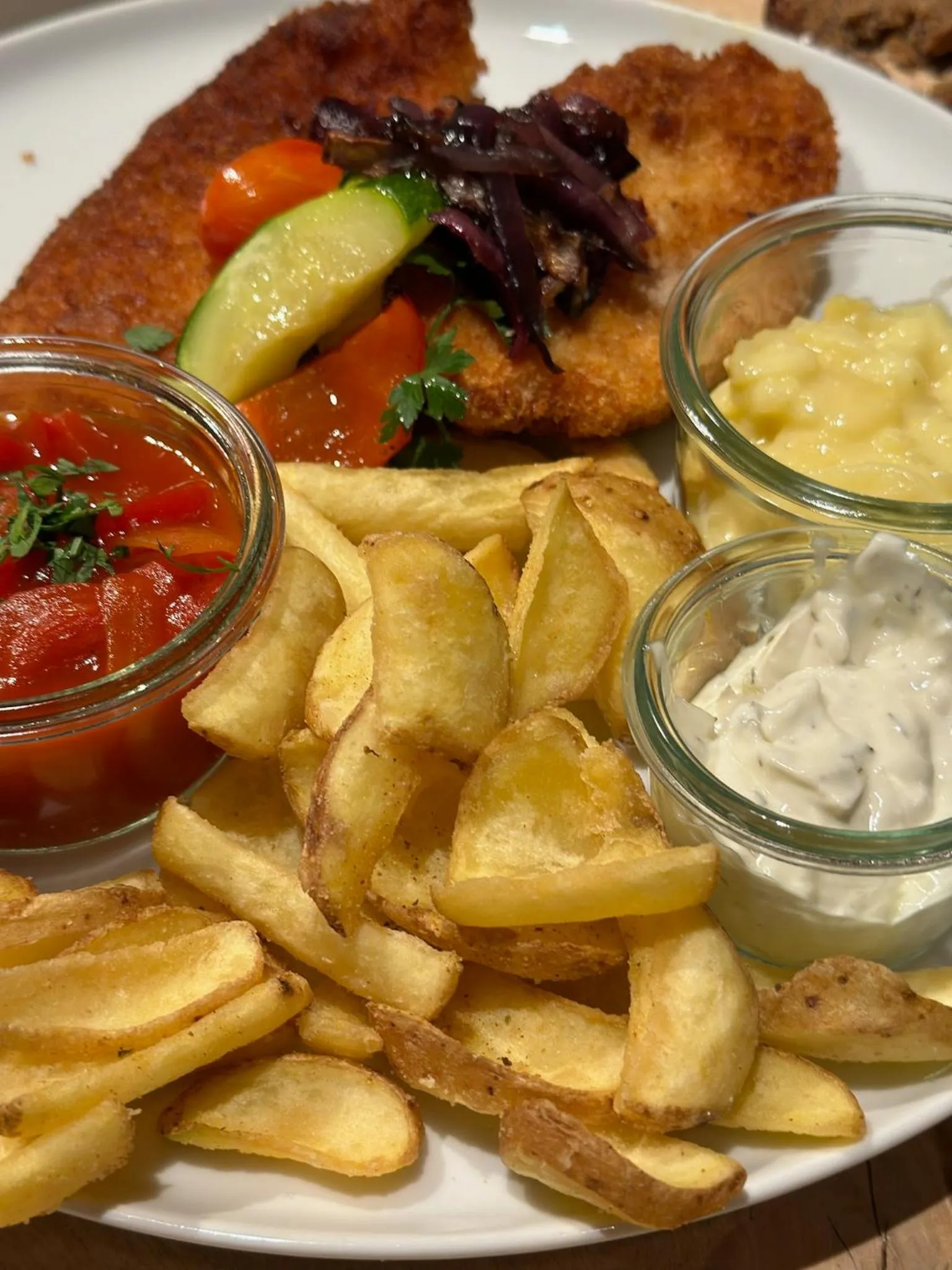 Restaurant/places to eat in Hotel Ambiente