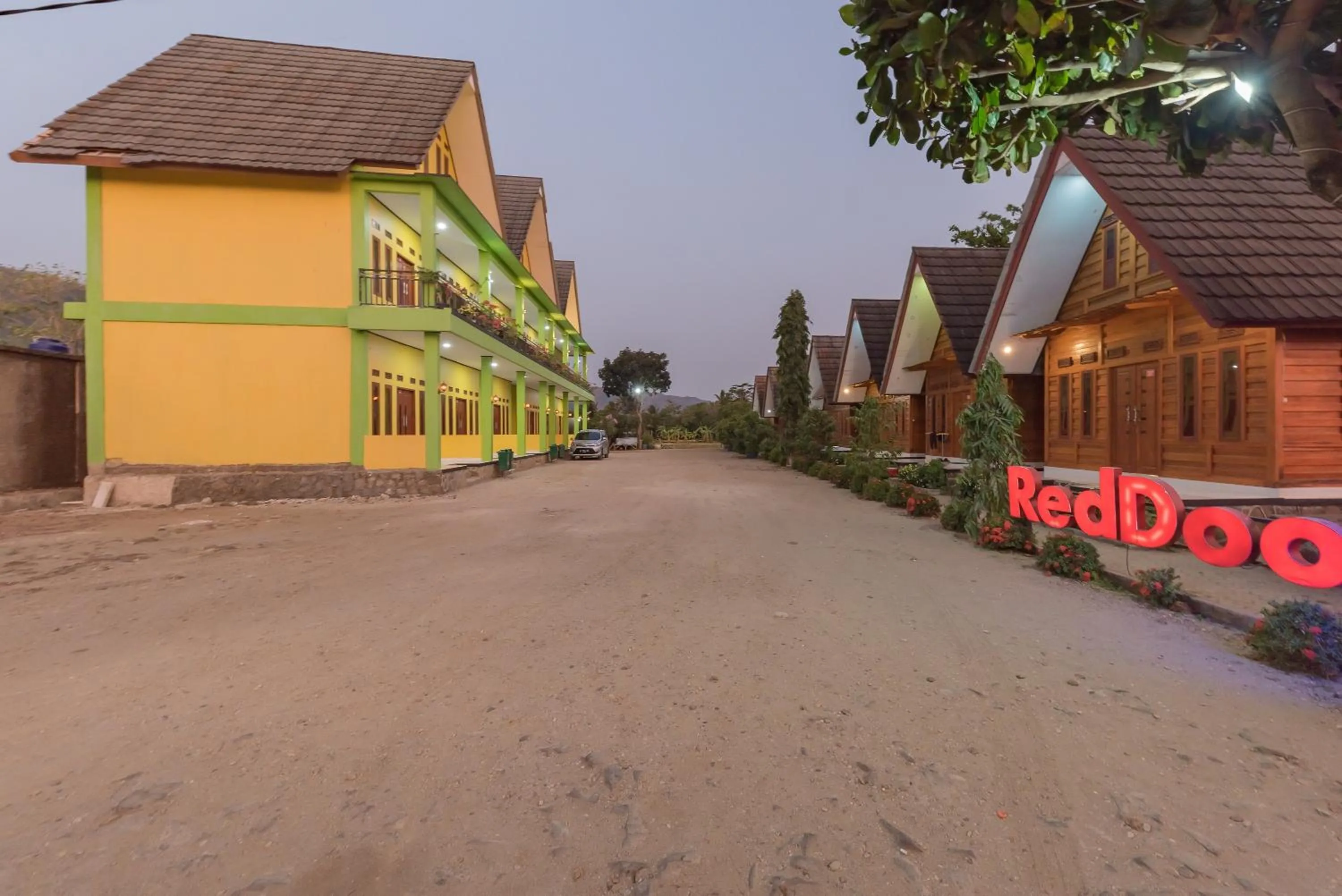 Property building in RedDoorz @ Geopark Ciletuh Sukabumi