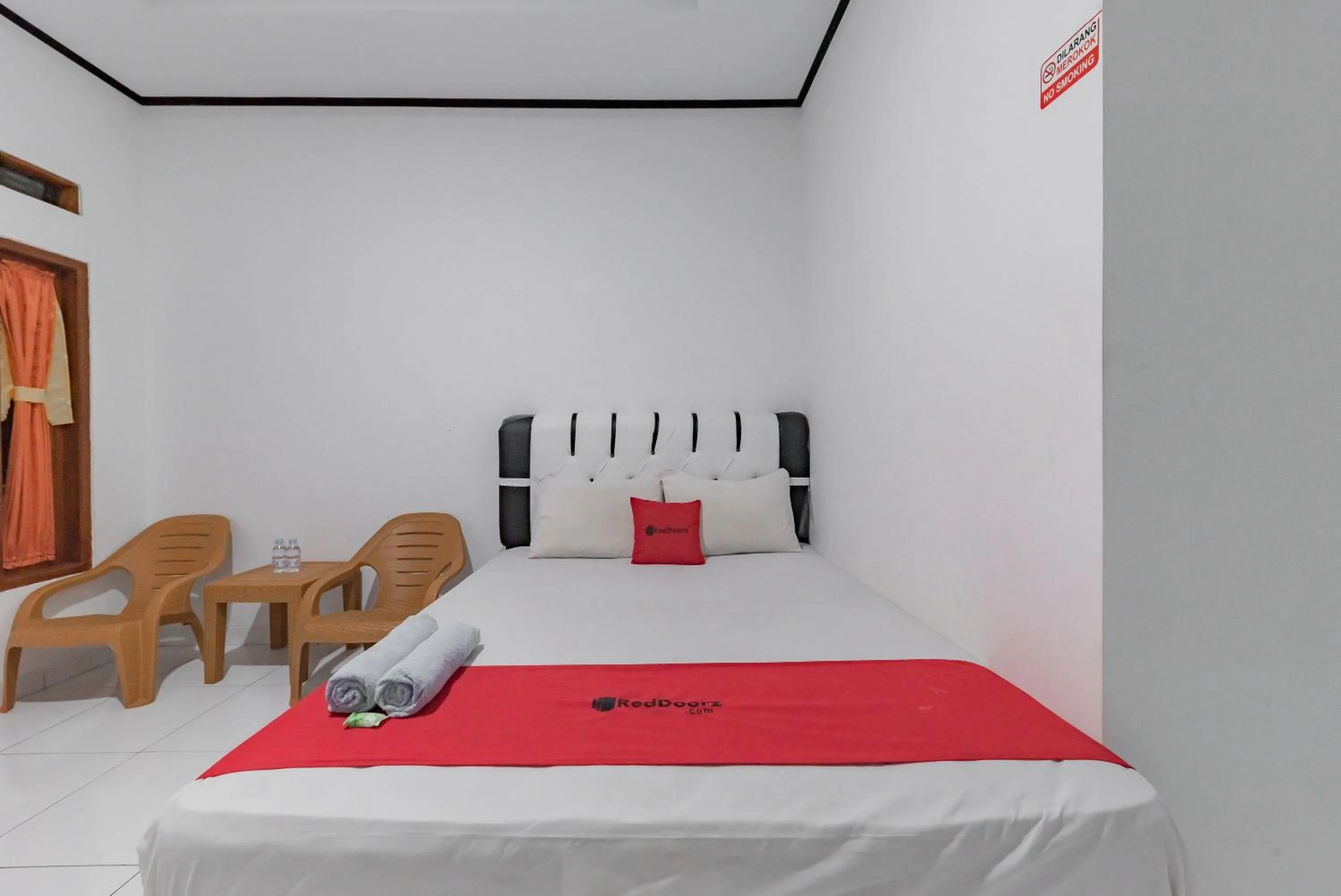 Bed in RedDoorz @ Geopark Ciletuh Sukabumi