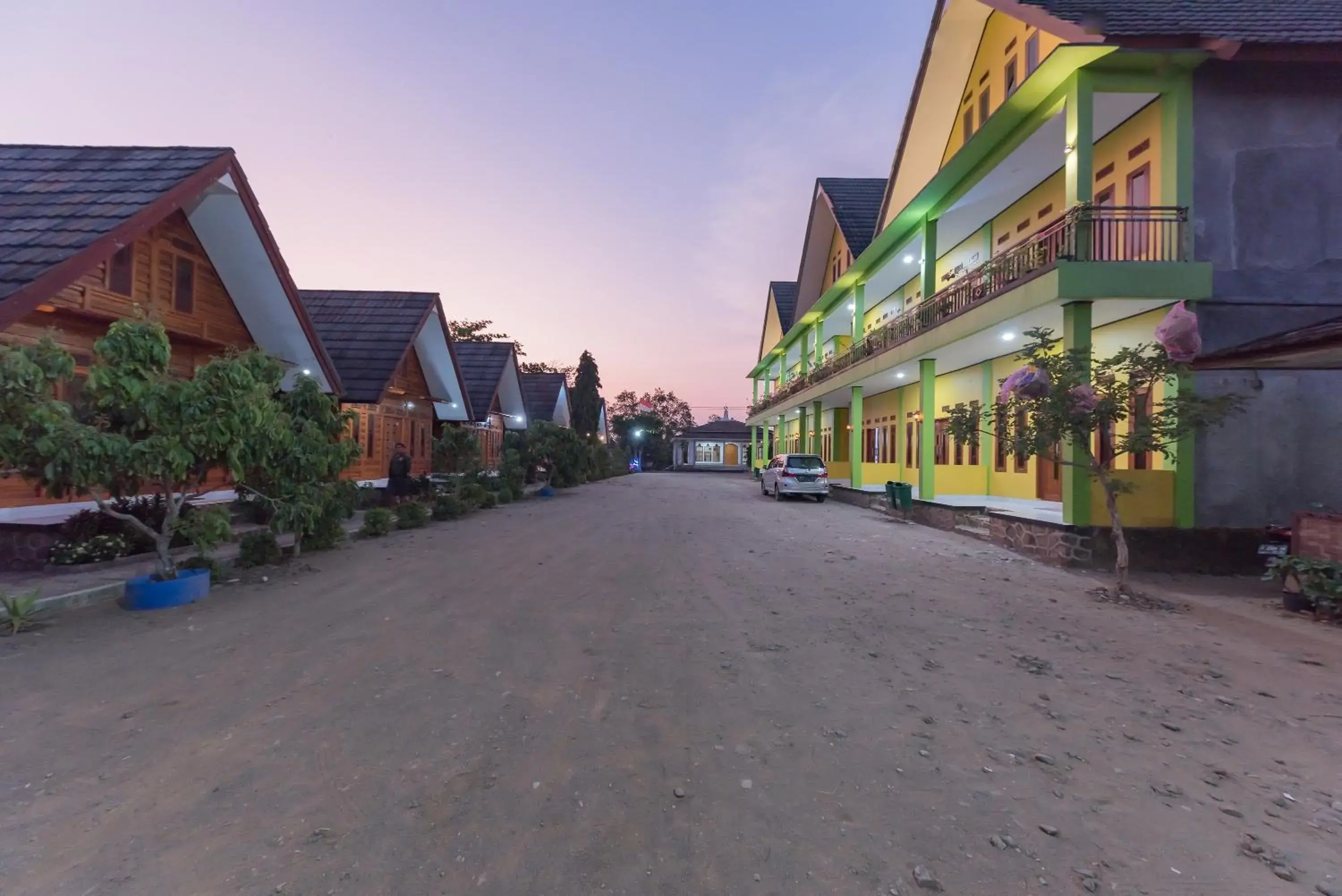 Property building in RedDoorz @ Geopark Ciletuh Sukabumi Property building in RedDoorz @ Geopark Ciletuh Sukabumi