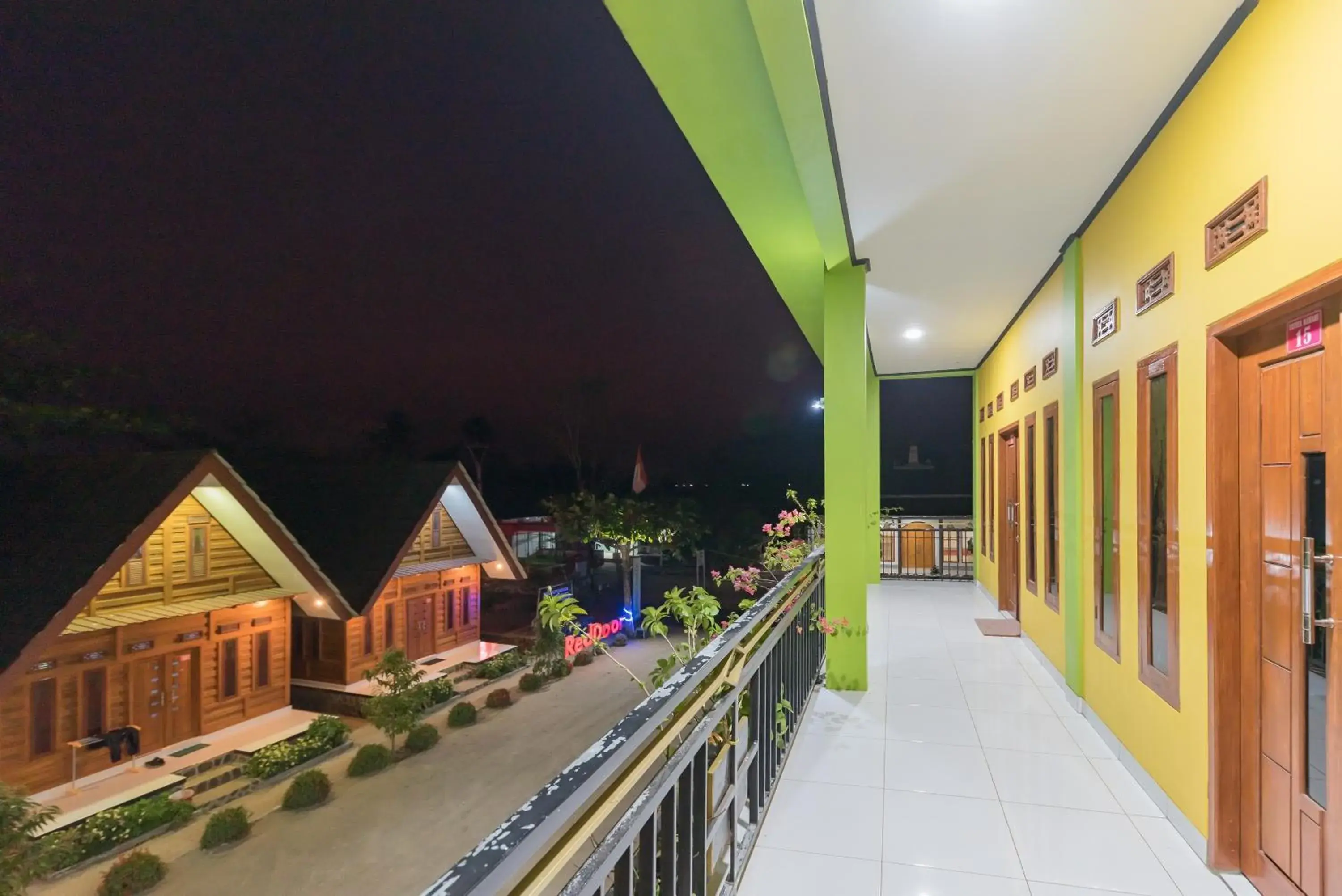 Property building in RedDoorz @ Geopark Ciletuh Sukabumi Property building in RedDoorz @ Geopark Ciletuh Sukabumi