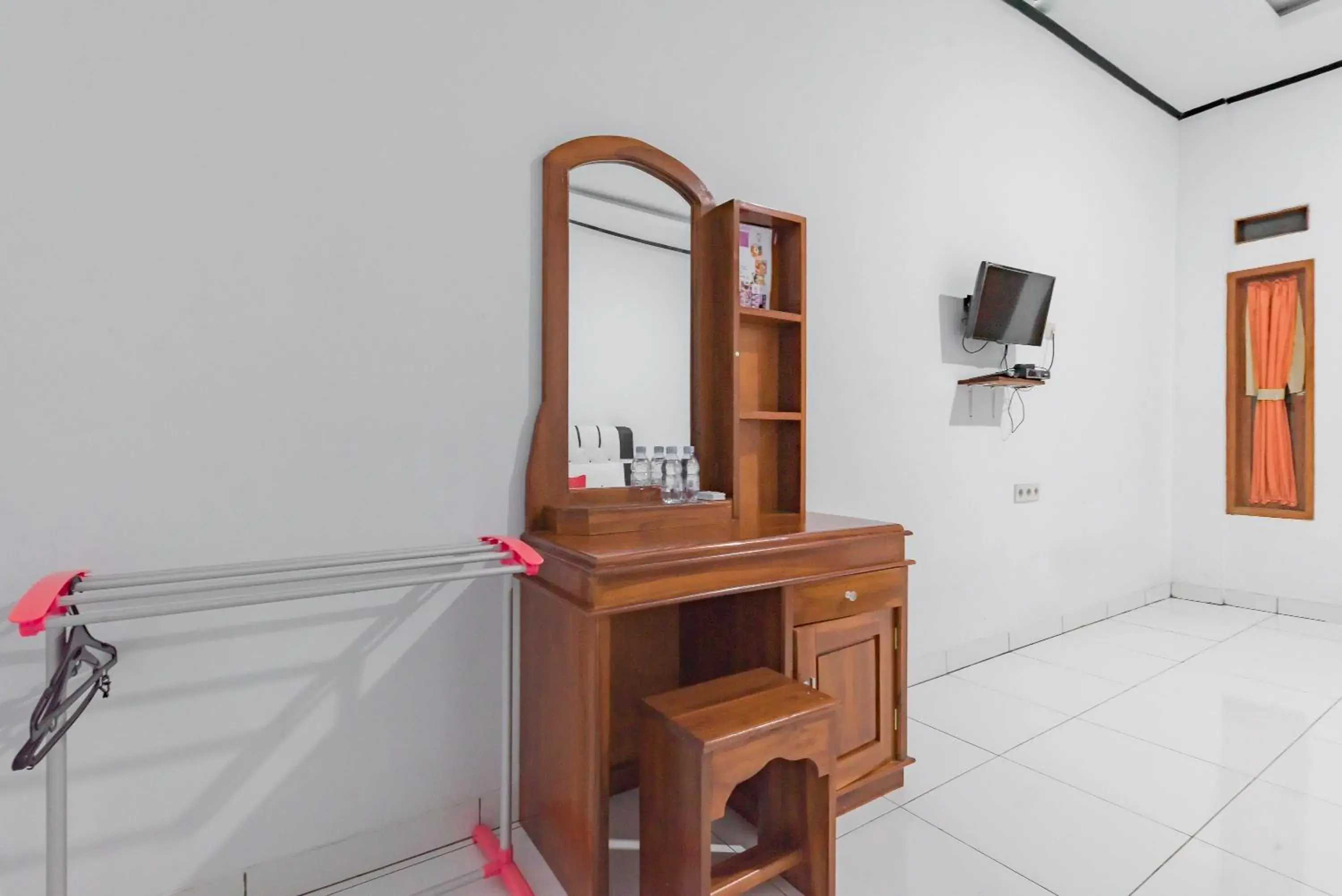 RedDoorz @ Geopark Ciletuh Sukabumi RedDoorz @ Geopark Ciletuh Sukabumi