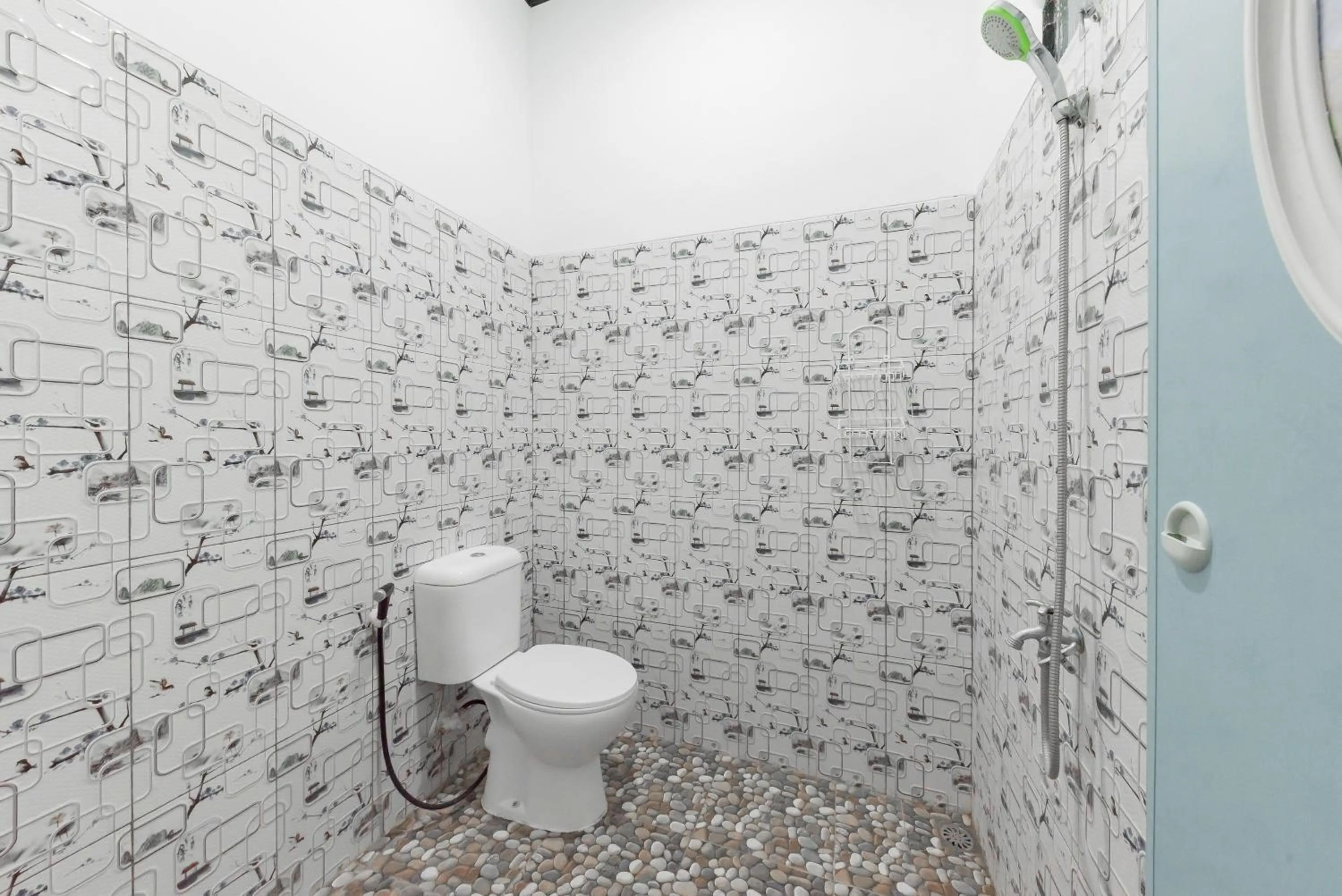 Bathroom in RedDoorz @ Geopark Ciletuh Sukabumi