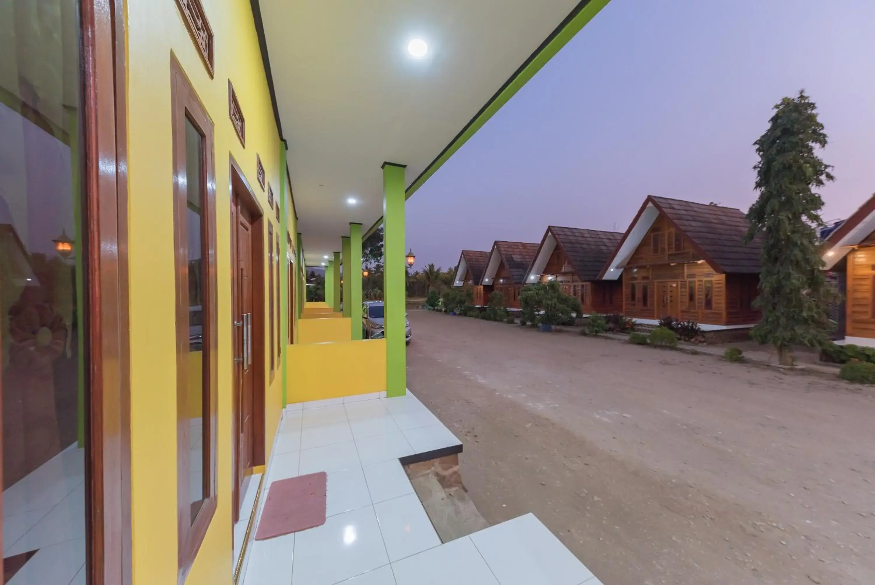 Property building in RedDoorz @ Geopark Ciletuh Sukabumi Property building in RedDoorz @ Geopark Ciletuh Sukabumi