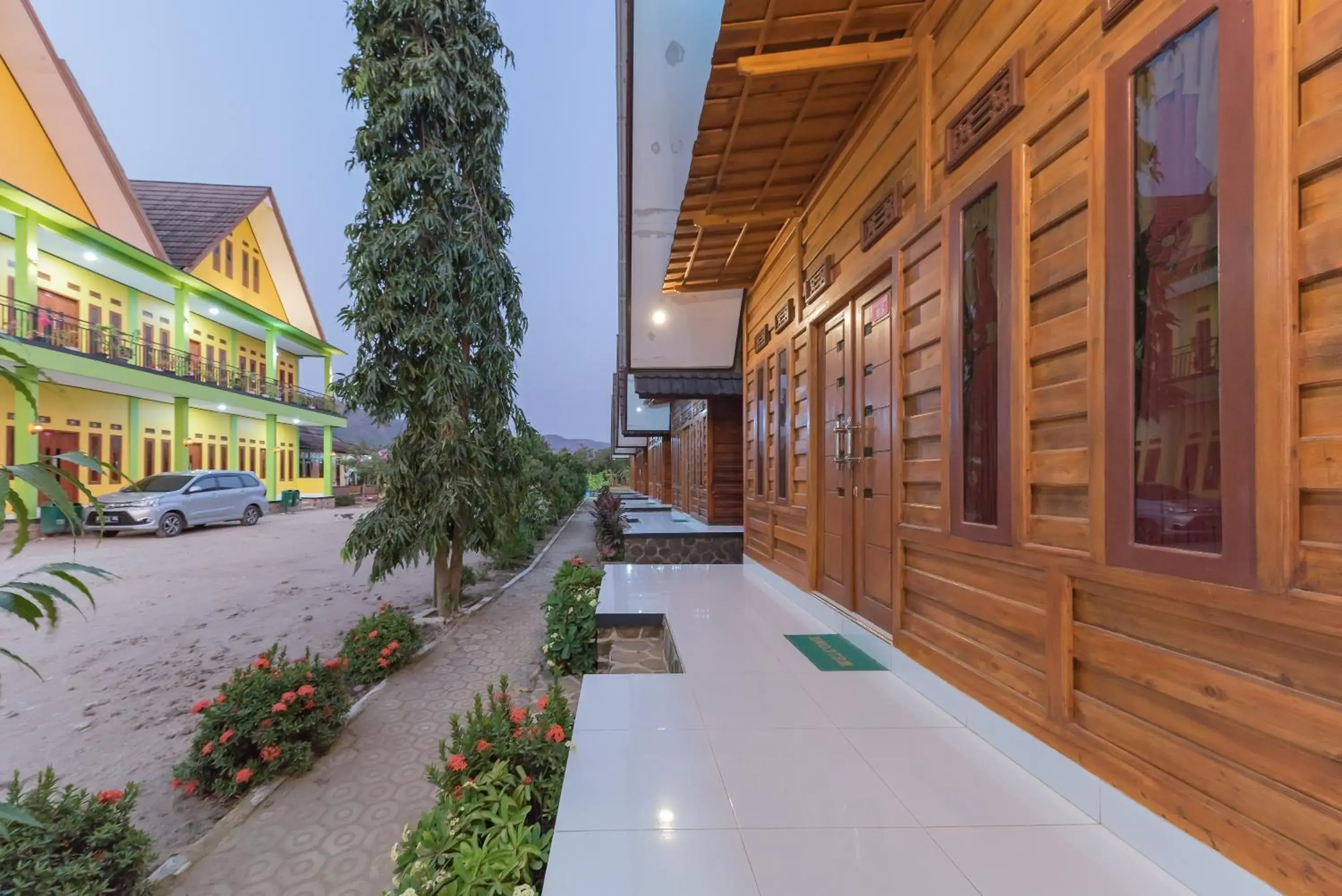 Property building in RedDoorz @ Geopark Ciletuh Sukabumi Property building in RedDoorz @ Geopark Ciletuh Sukabumi