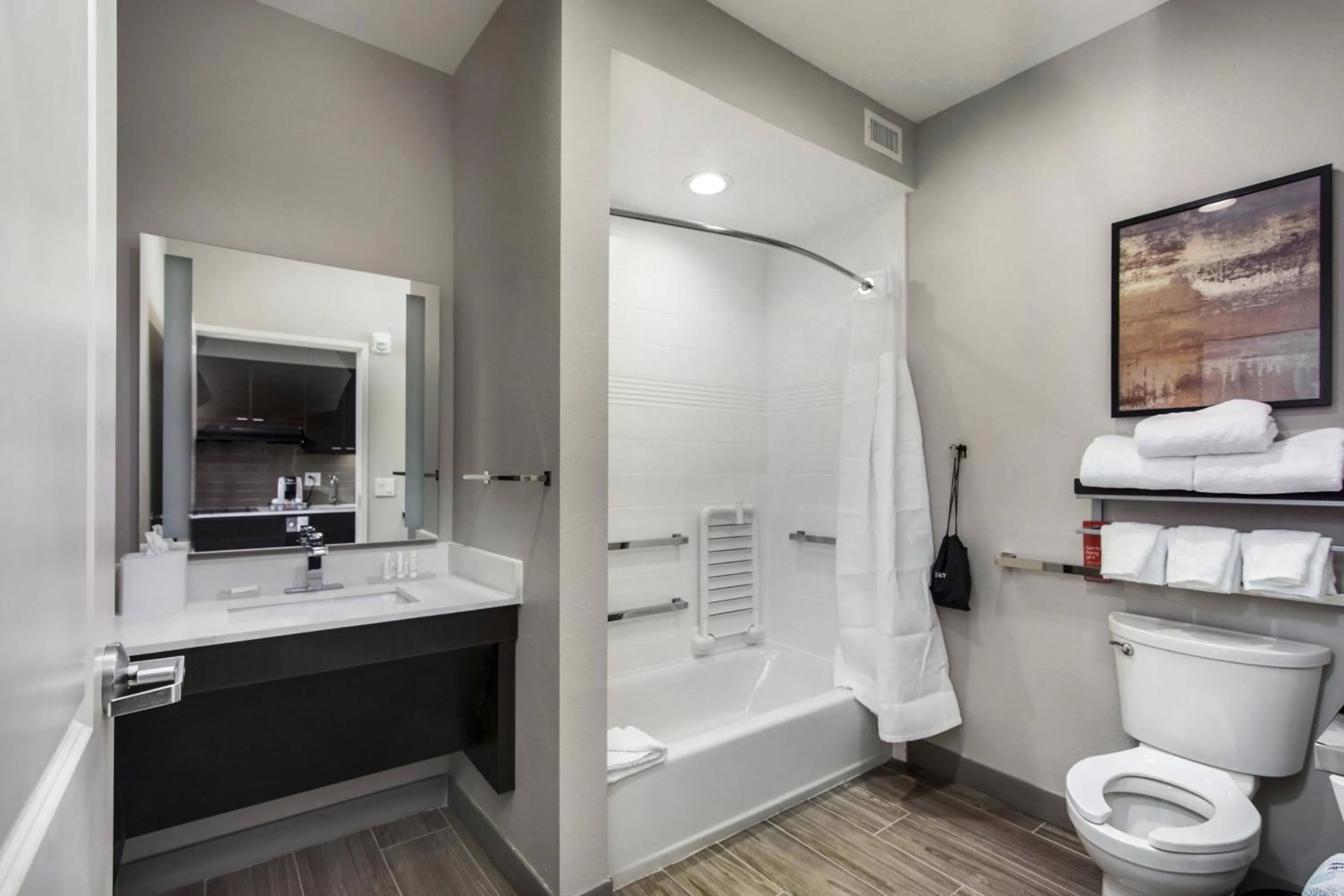 Bathroom in TownePlace Suites by Marriott Houston Hobby Airport