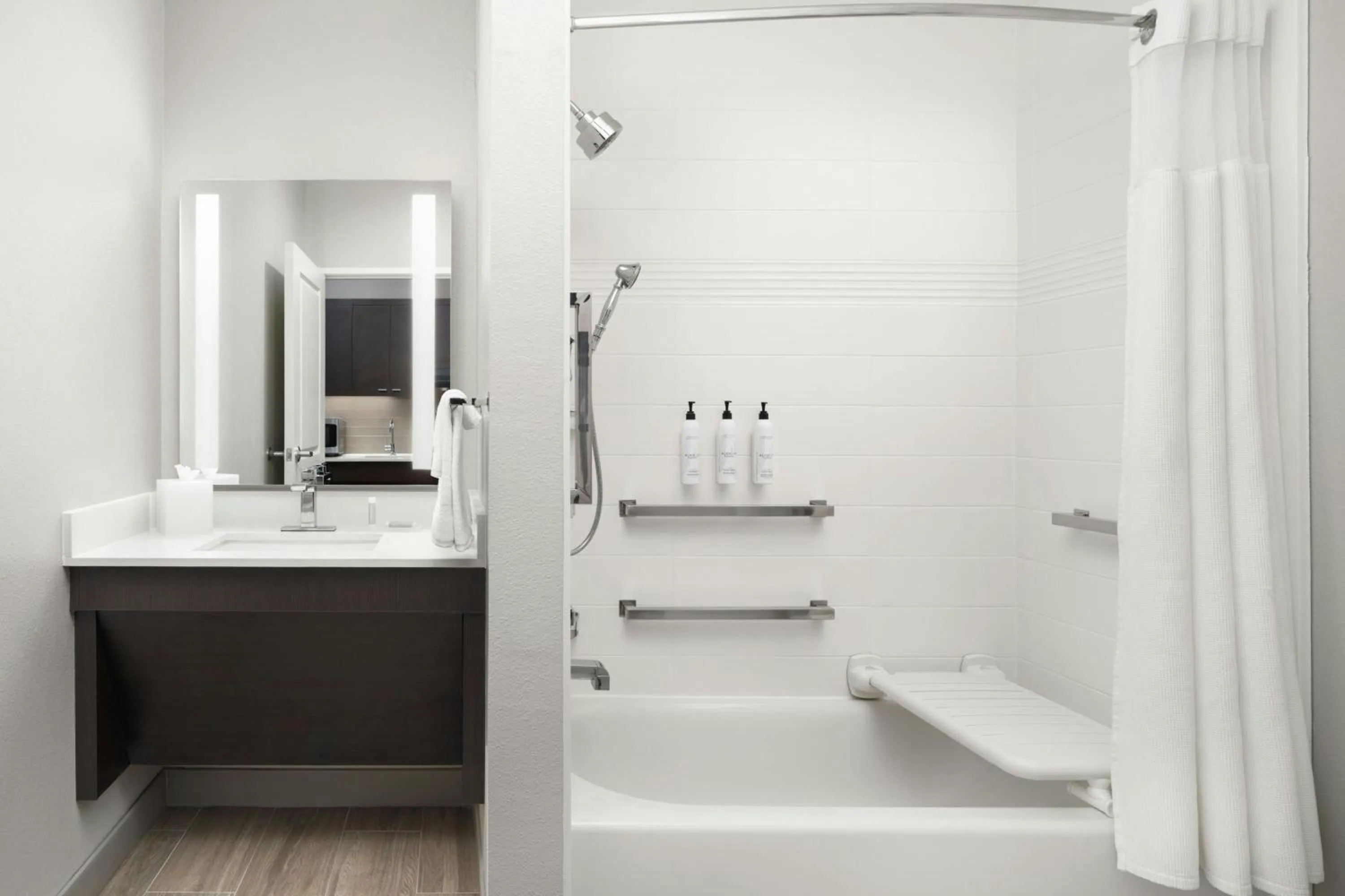 Bathroom in TownePlace Suites by Marriott Houston Hobby Airport
