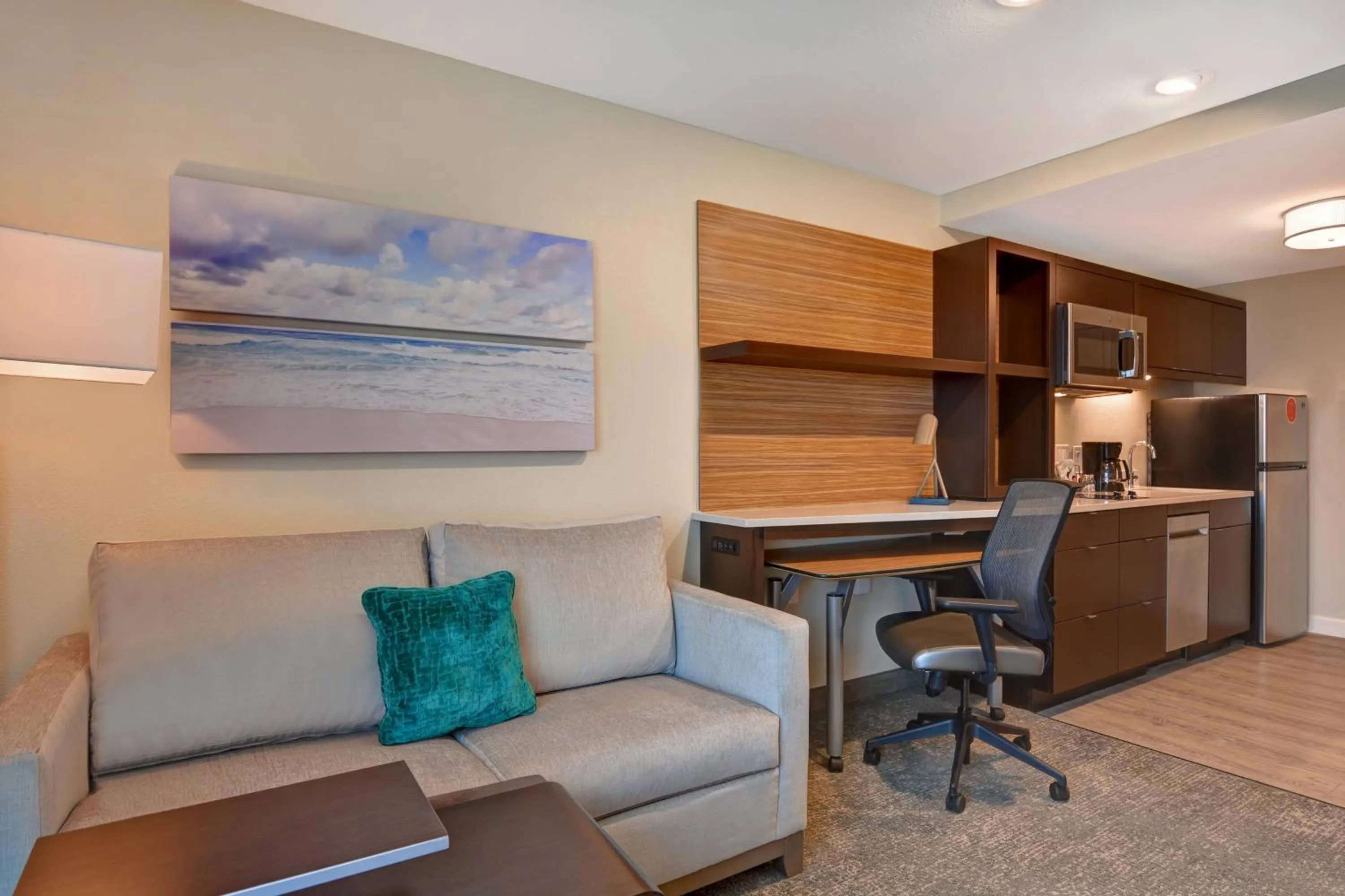 Living room in TownePlace Suites by Marriott Panama City Beach Pier Park