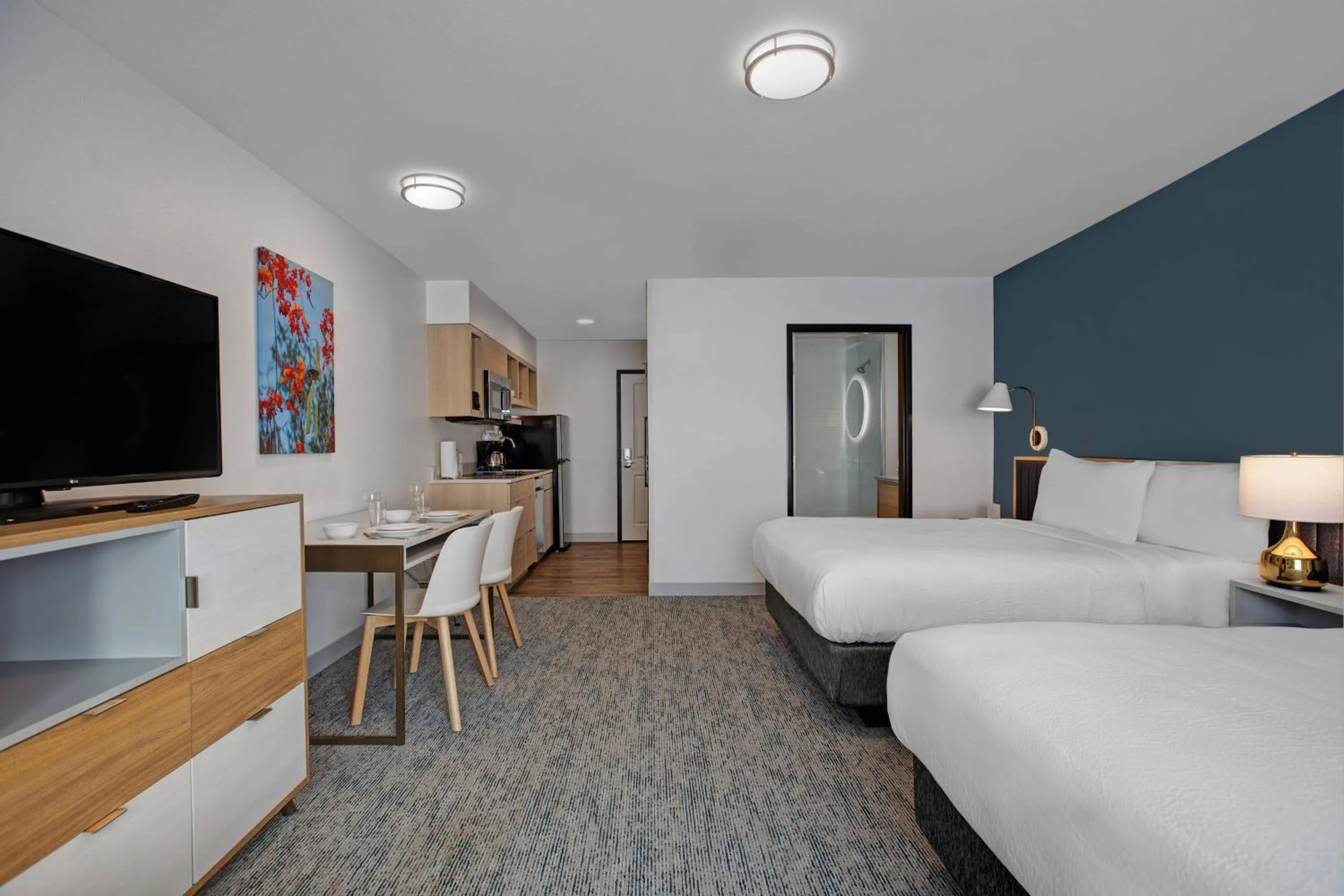 Photo of the whole room, Bed in TownePlace Suites by Marriott Phoenix Glendale Sports & Entertainment District