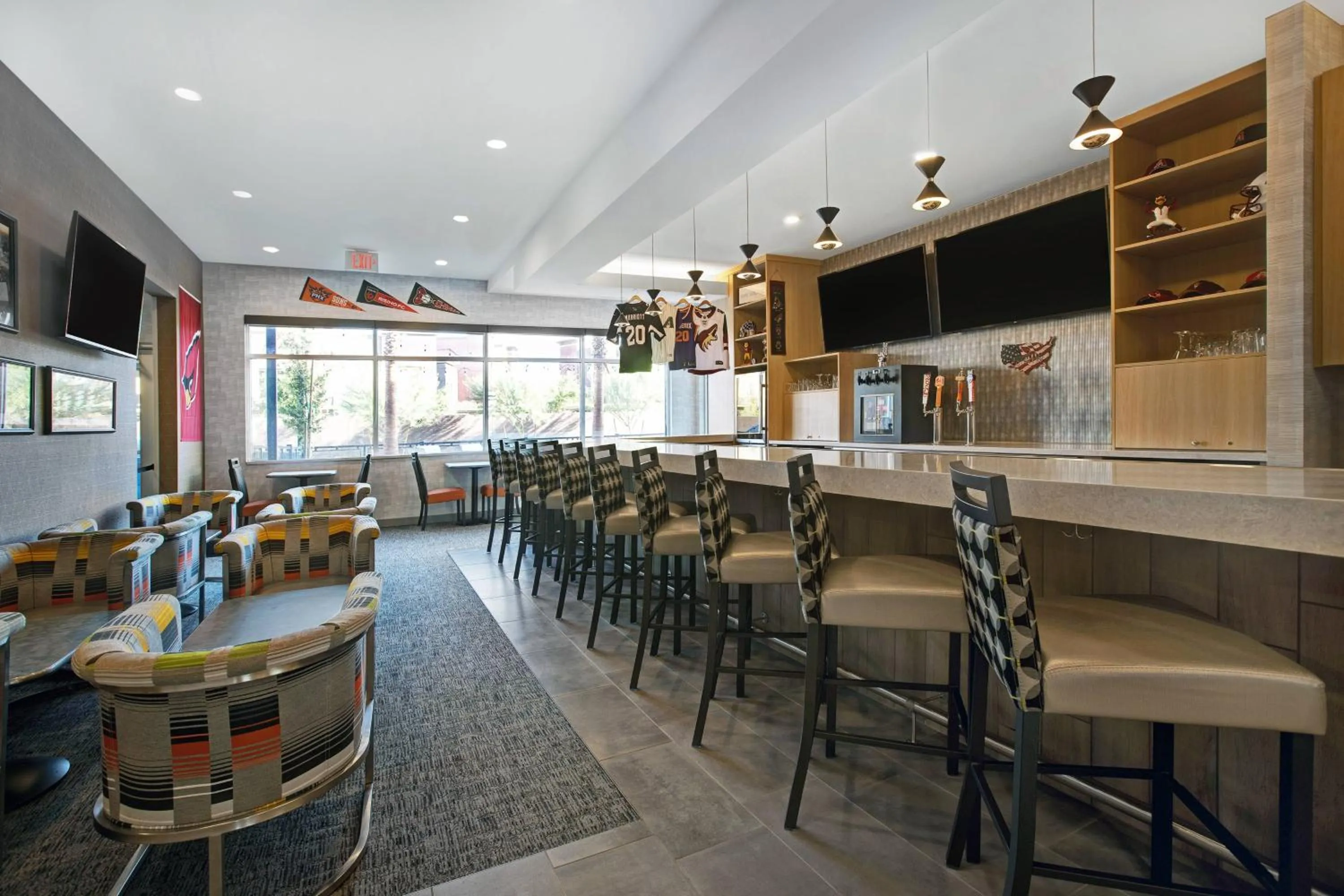 Lounge or bar in TownePlace Suites by Marriott Phoenix Glendale Sports & Entertainment District
