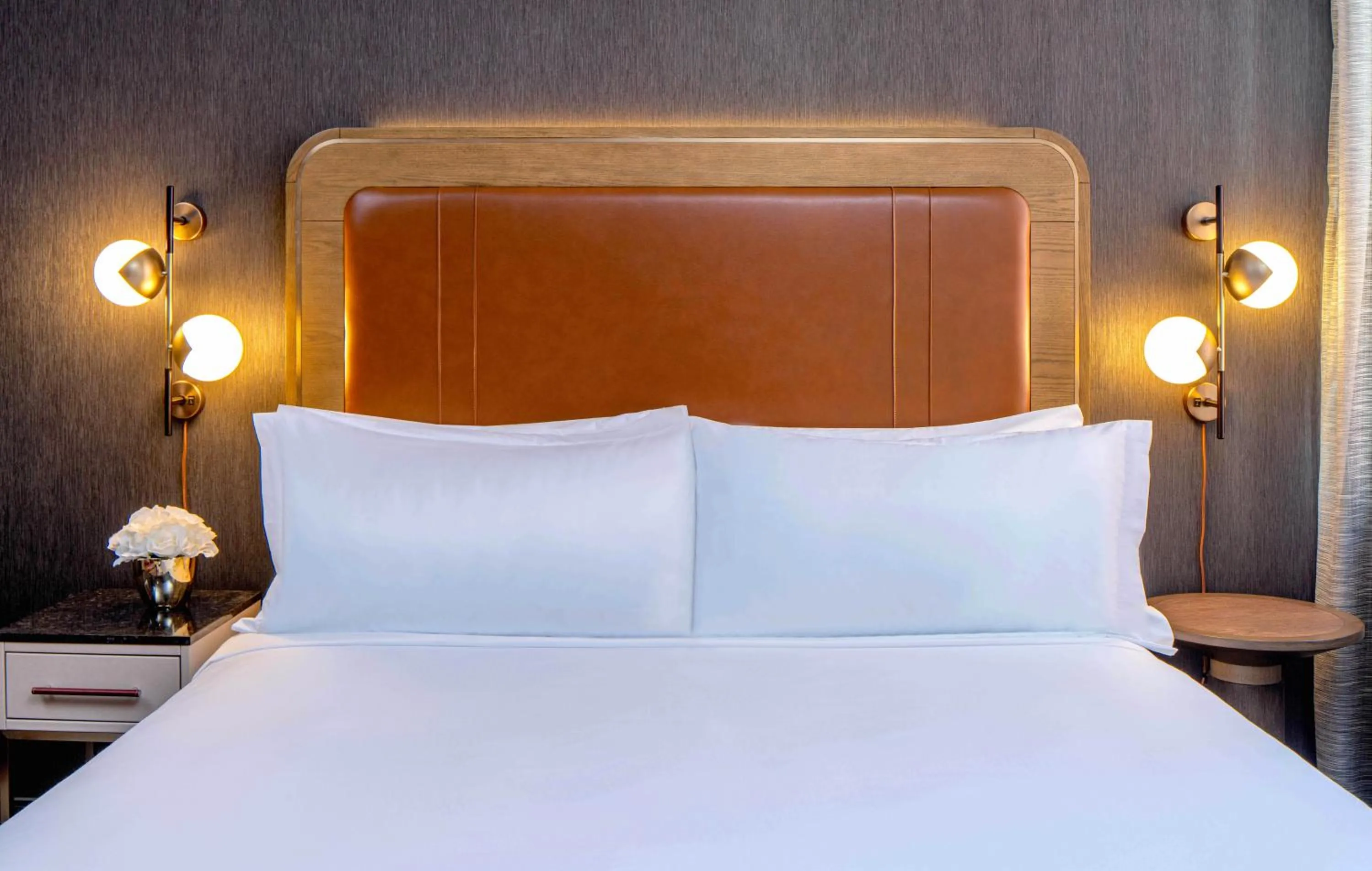 Bedroom, Bed in The Industrialist Hotel, Pittsburgh, Autograph Collection