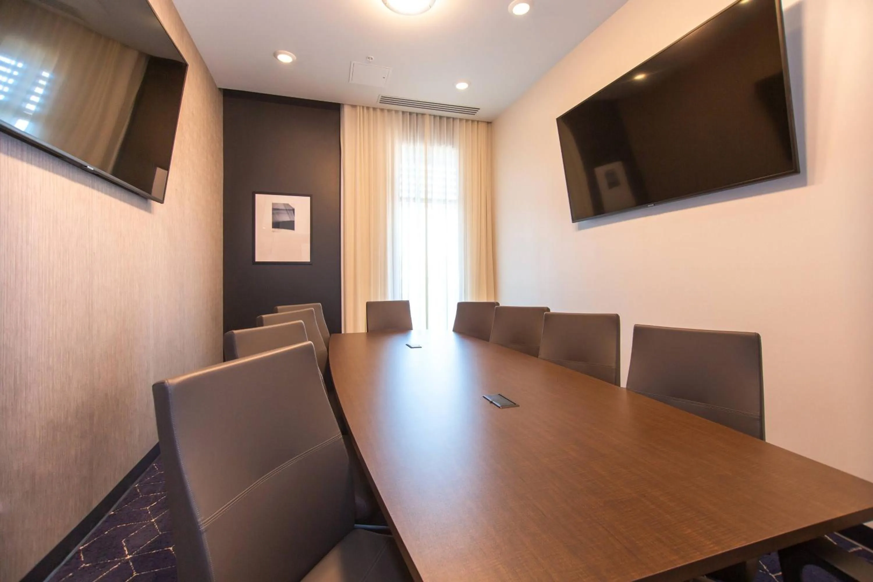 Meeting/conference room in Courtyard by Marriott Rapid City