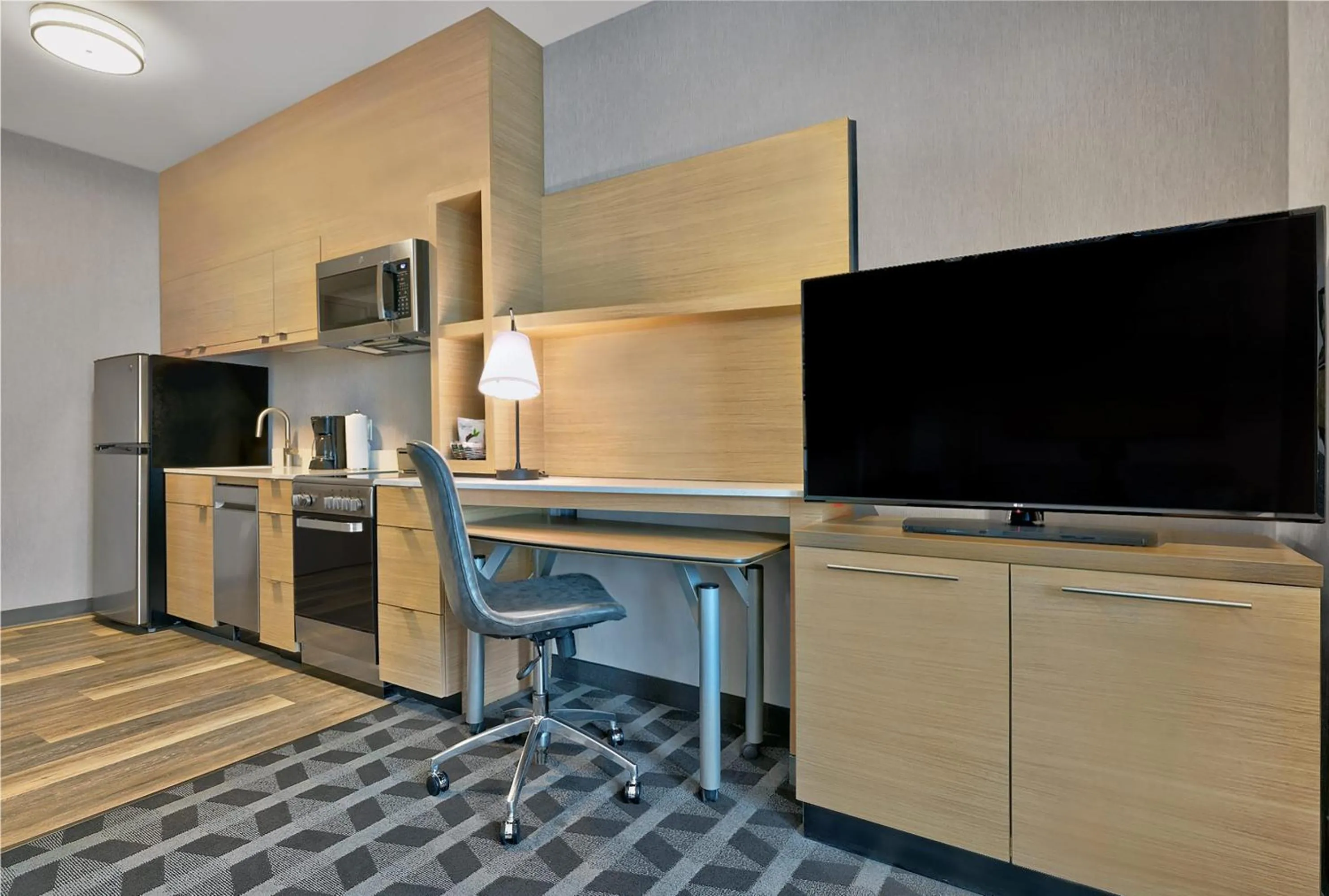 kitchen in TownePlace Suites by Marriott Sacramento Elk Grove