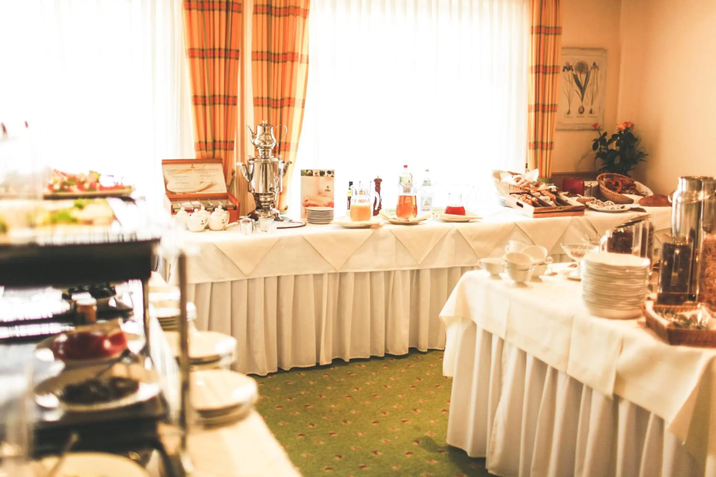 Buffet breakfast in Hotel Löwen-Seckenheim Buffet breakfast in Hotel Löwen-Seckenheim