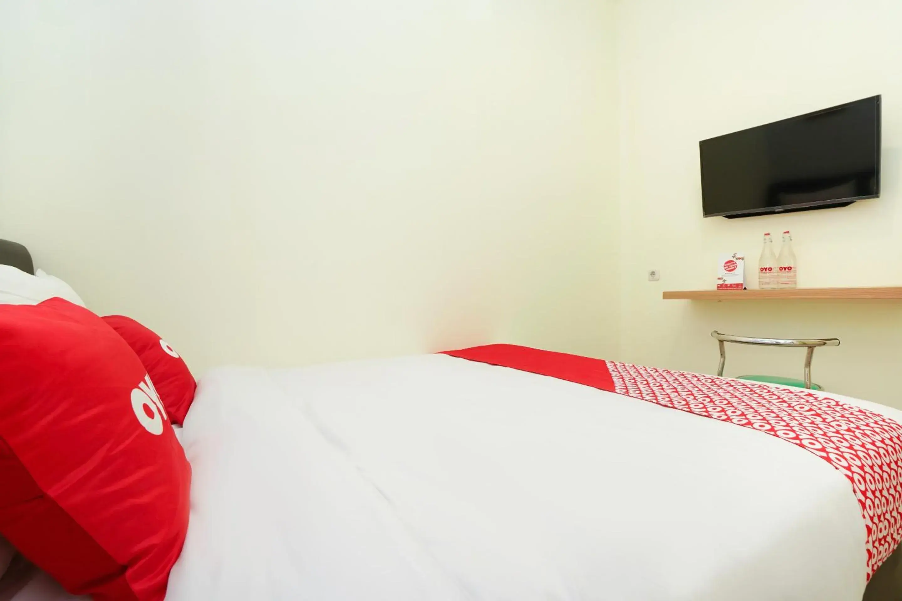 Bedroom, Bed in Flagship 3688 Pot Art Bedroom, Bed in Flagship 3688 Pot Art