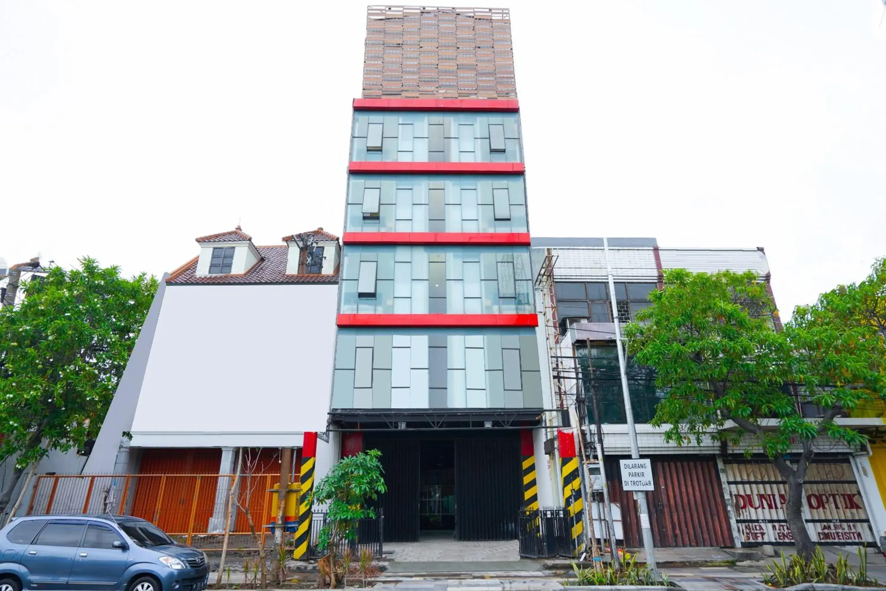 Facade/entrance in Flagship 3688 Pot Art Facade/entrance in Flagship 3688 Pot Art