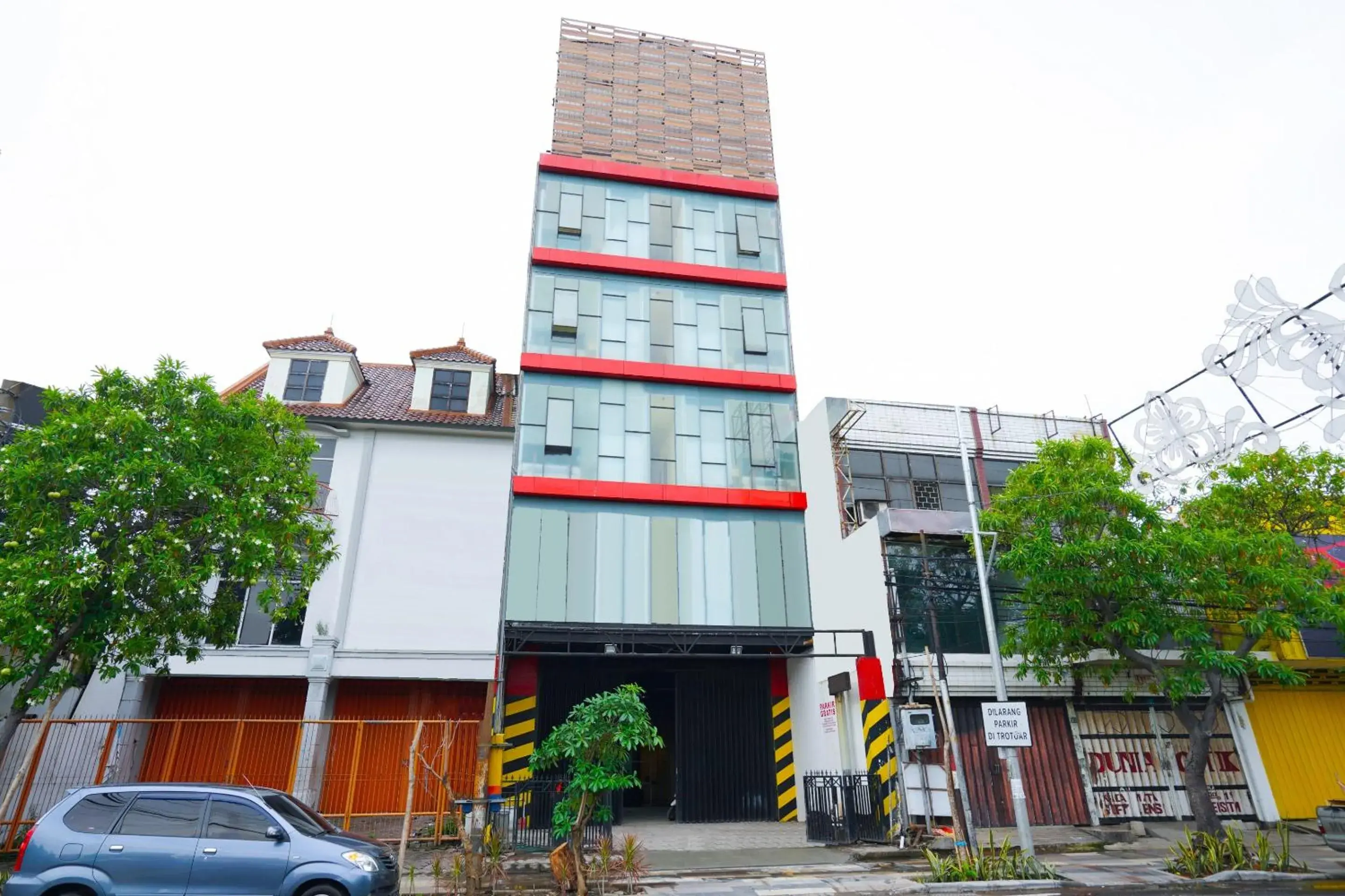 Facade/entrance in Flagship 3688 Pot Art Facade/entrance in Flagship 3688 Pot Art