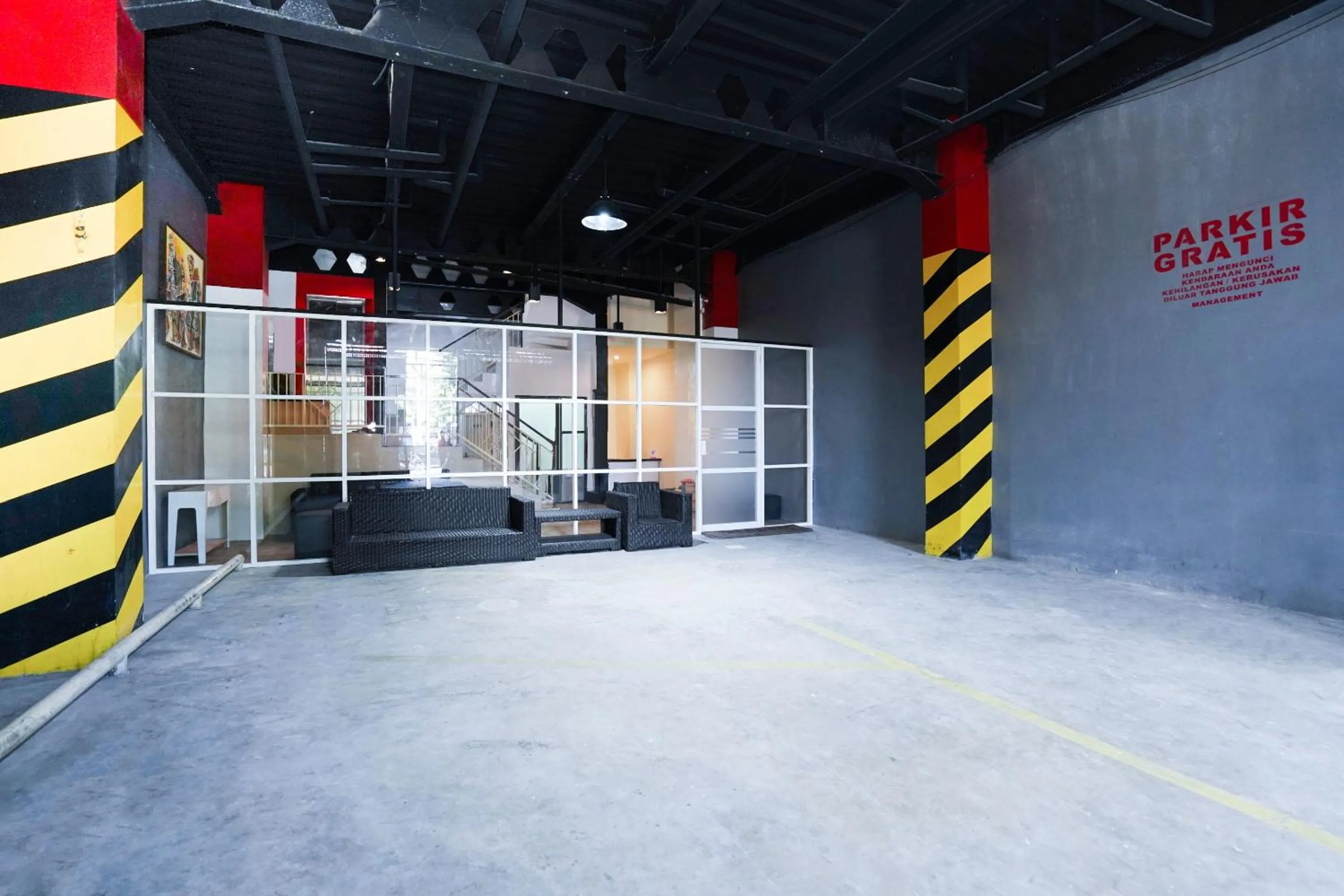 On site in Flagship 3688 Pot Art