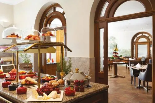 Falkenstein Grand, Autograph Collection