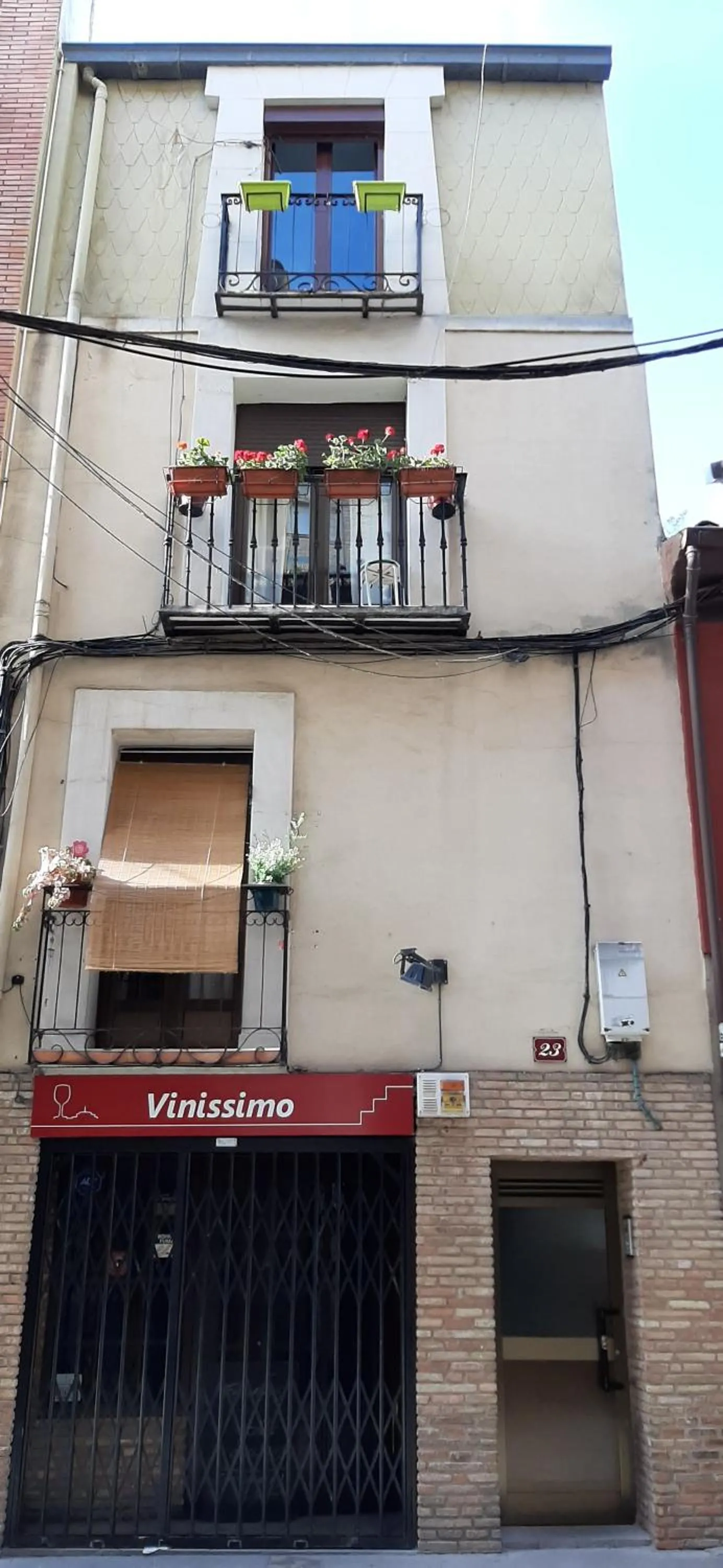Property building in El Rincón de La Maña