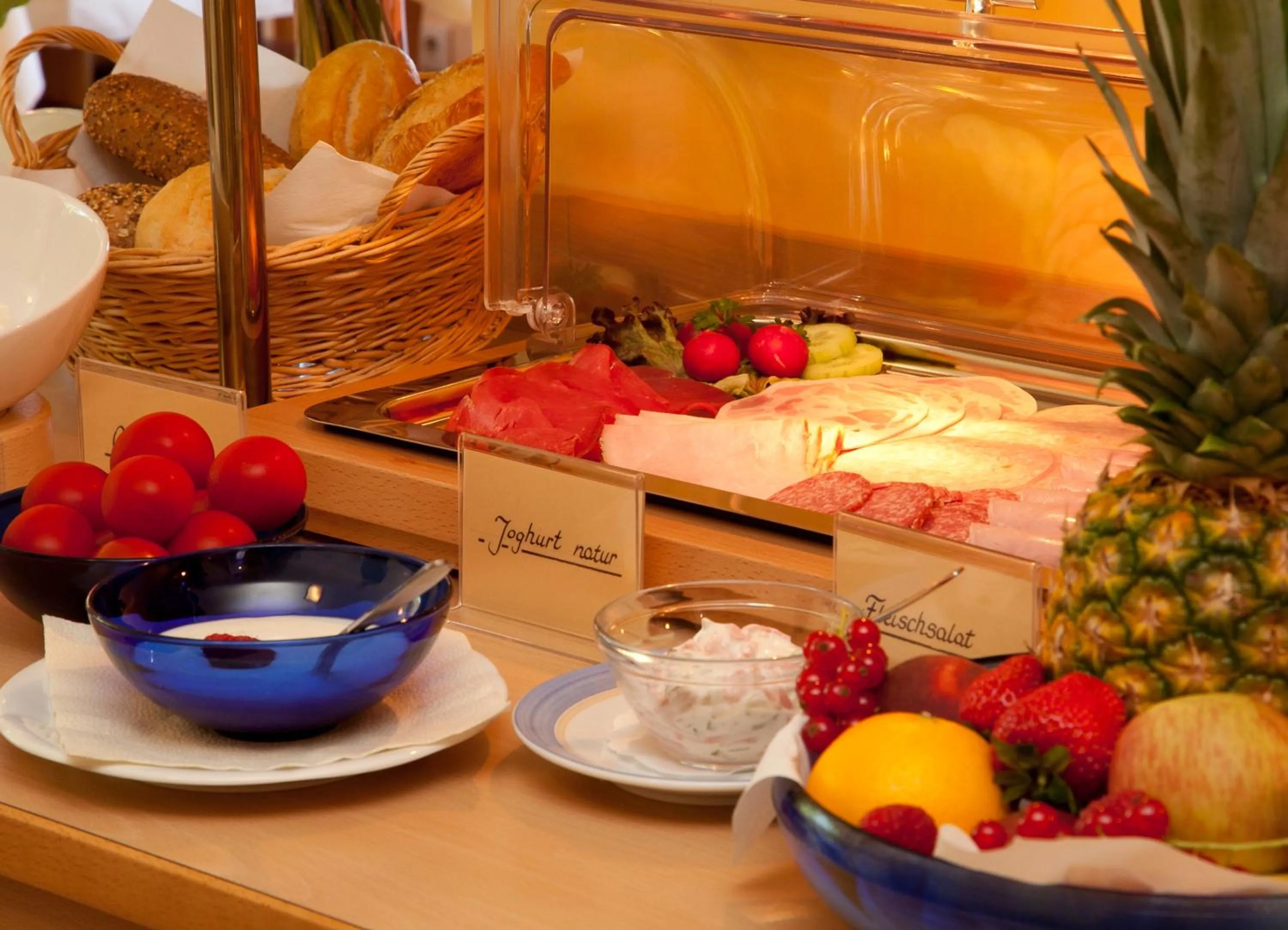 Restaurant/places to eat in Mein Vierjahreszeiten Hotel Garni Superior