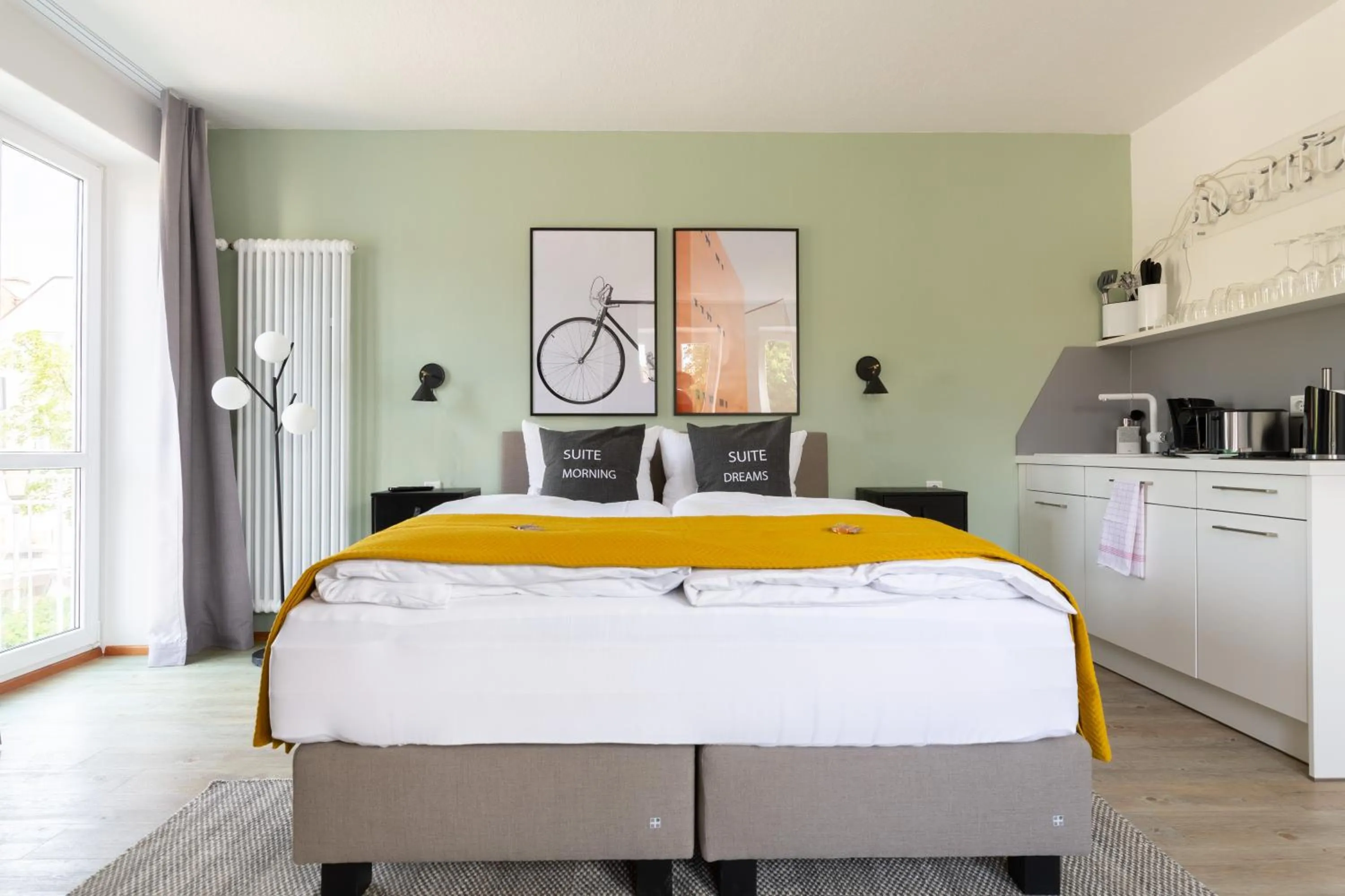 Bed in Limehome Garching bei München