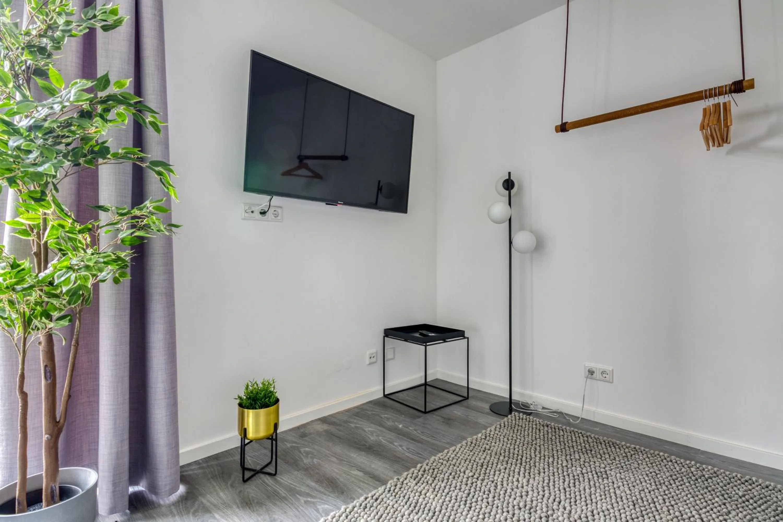 TV and multimedia in Limehome Garching bei München