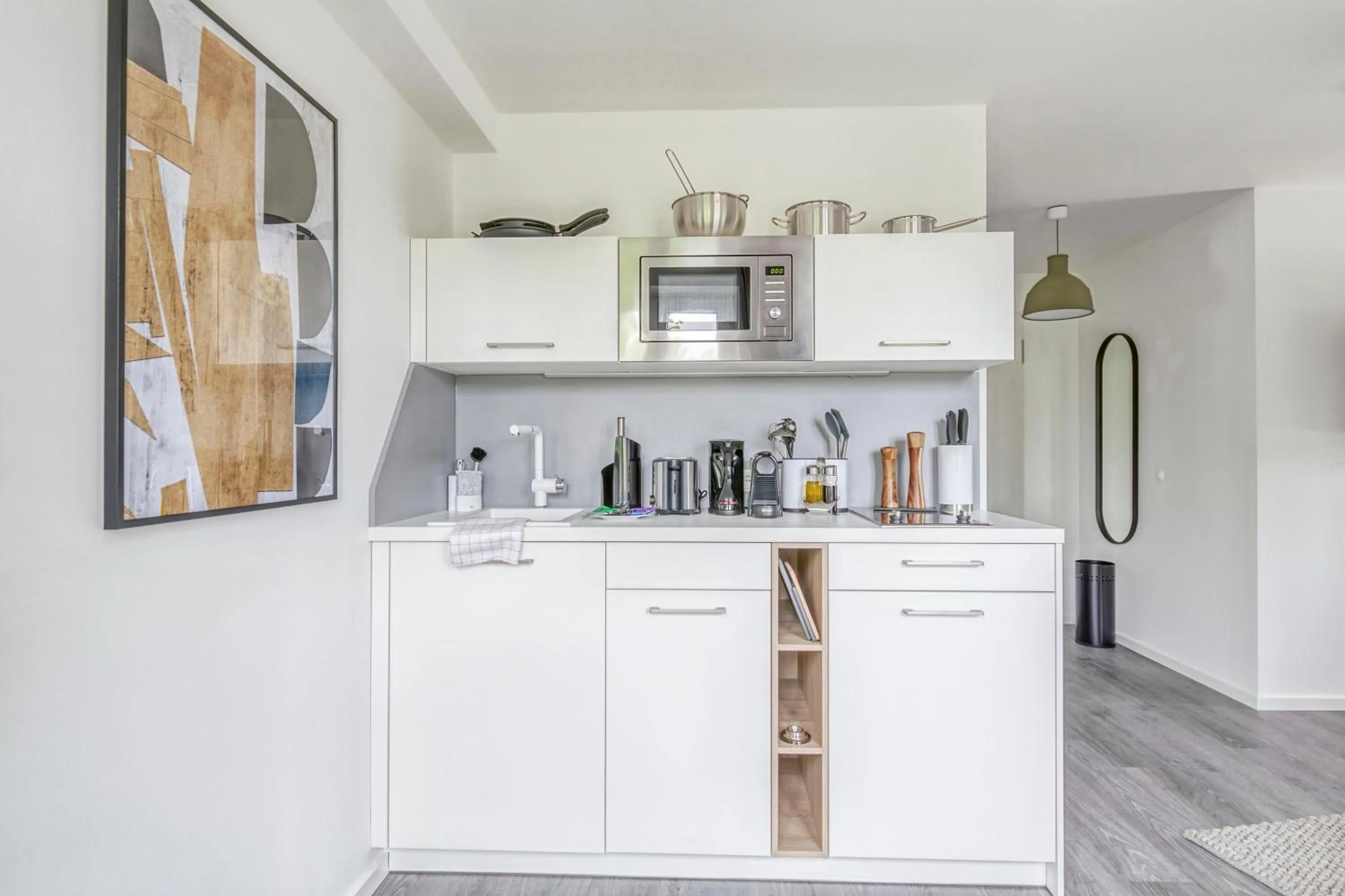 Kitchen or kitchenette in Limehome Garching bei München