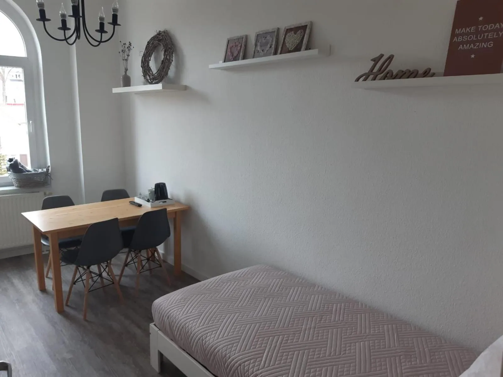 Bed in Apartmenthaus Kaiser Friedrich