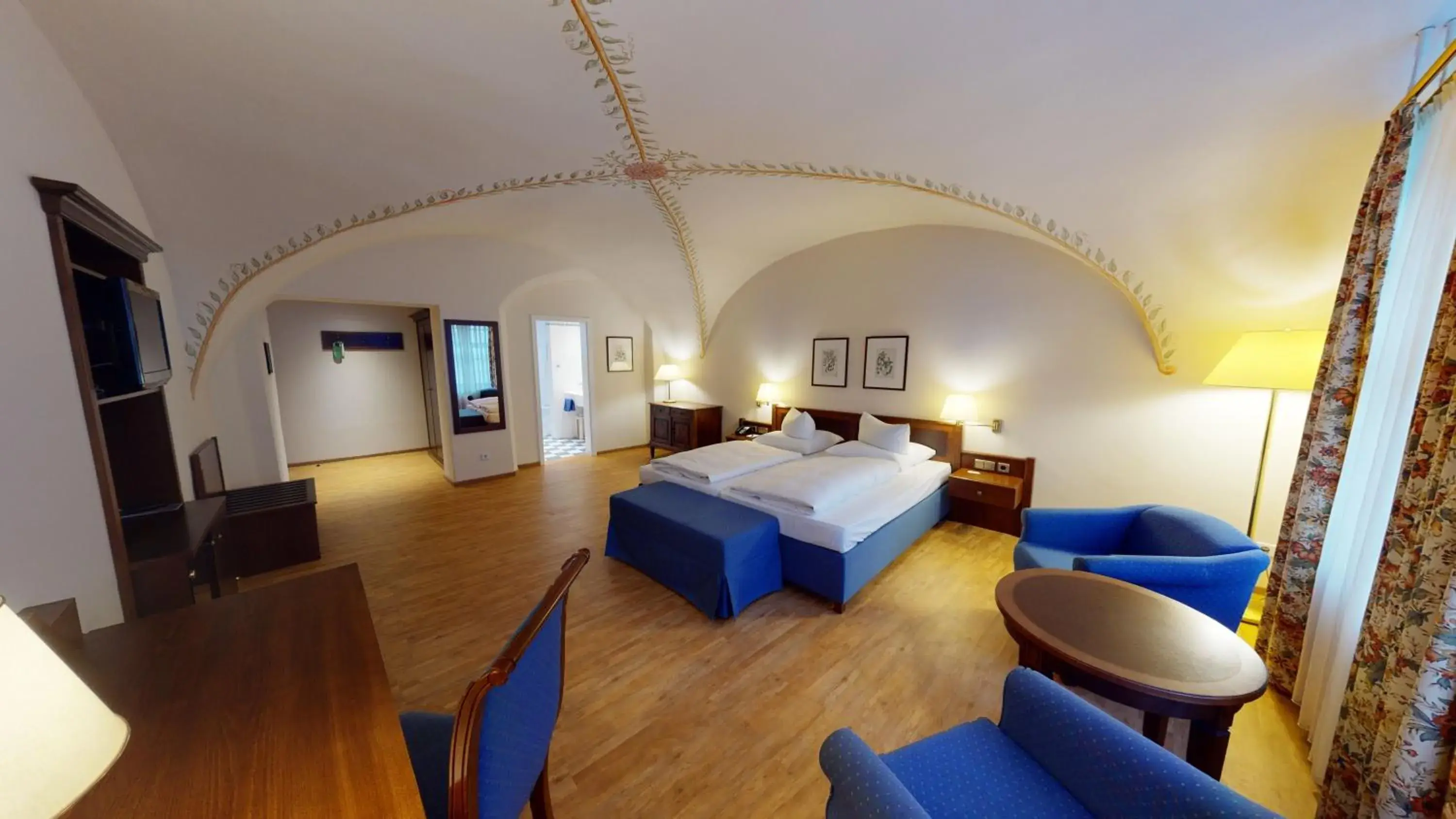 Photo of the whole room, Bed in Romantik Hotel Tuchmacher Photo of the whole room, Bed in Romantik Hotel Tuchmacher