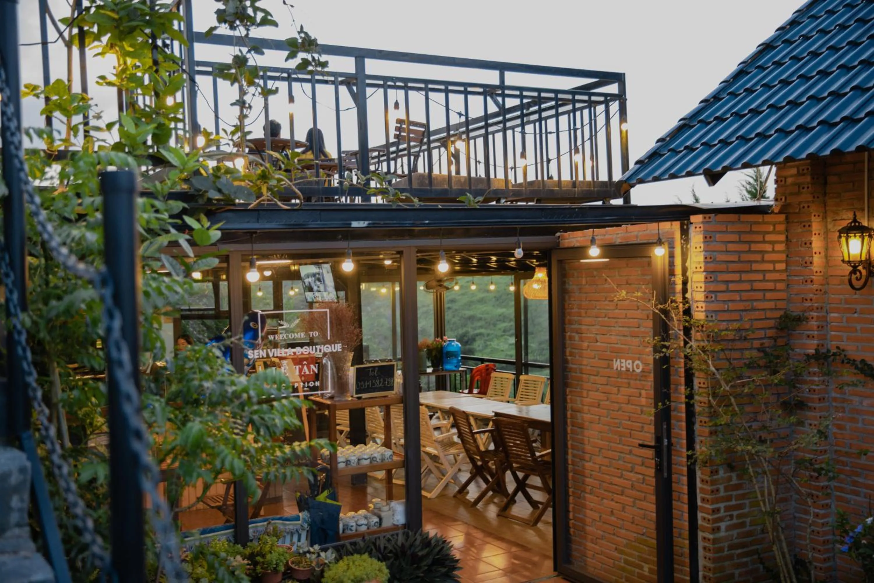 Dining area in SEN VILLA Boutique