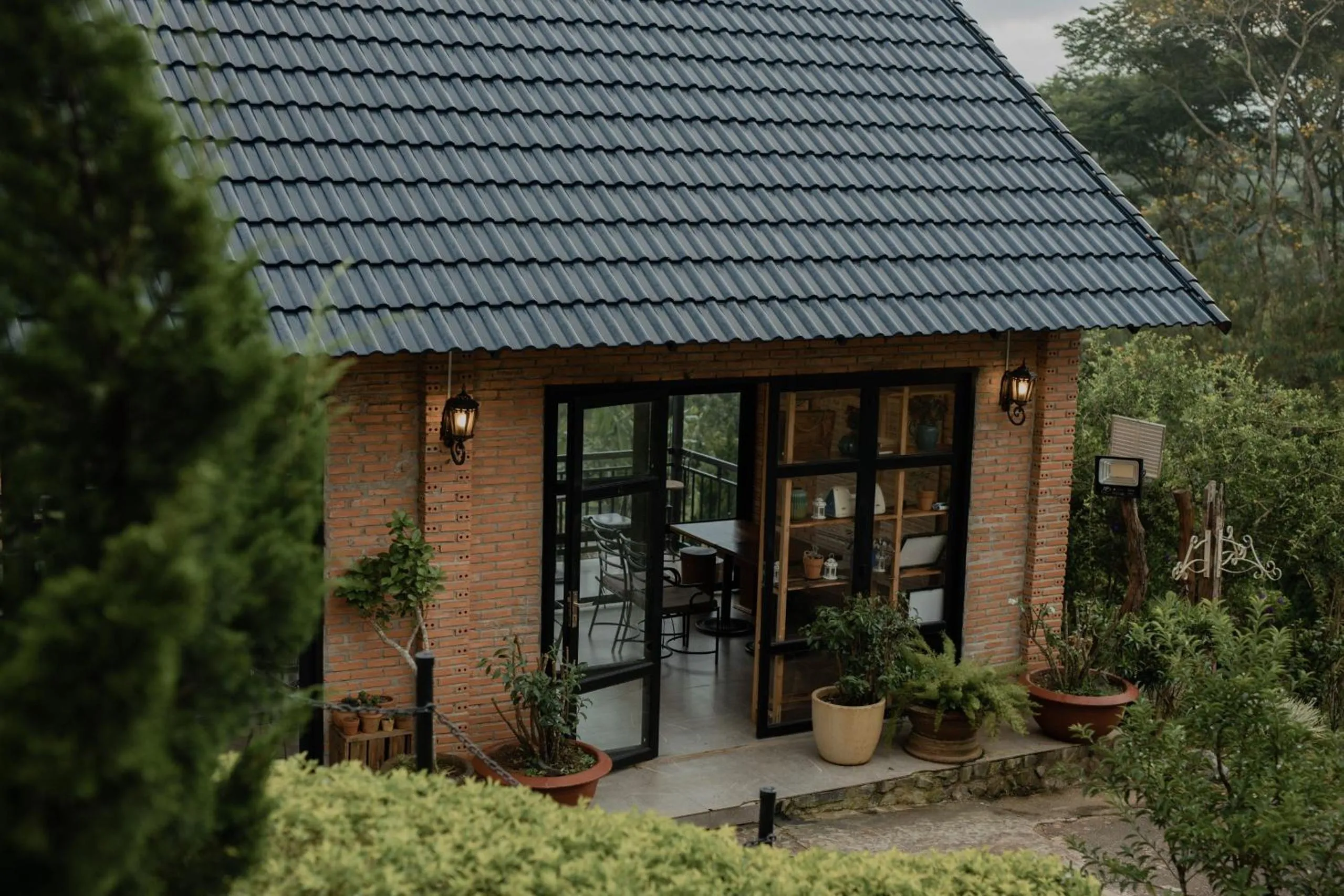 Restaurant/places to eat in SEN VILLA Boutique