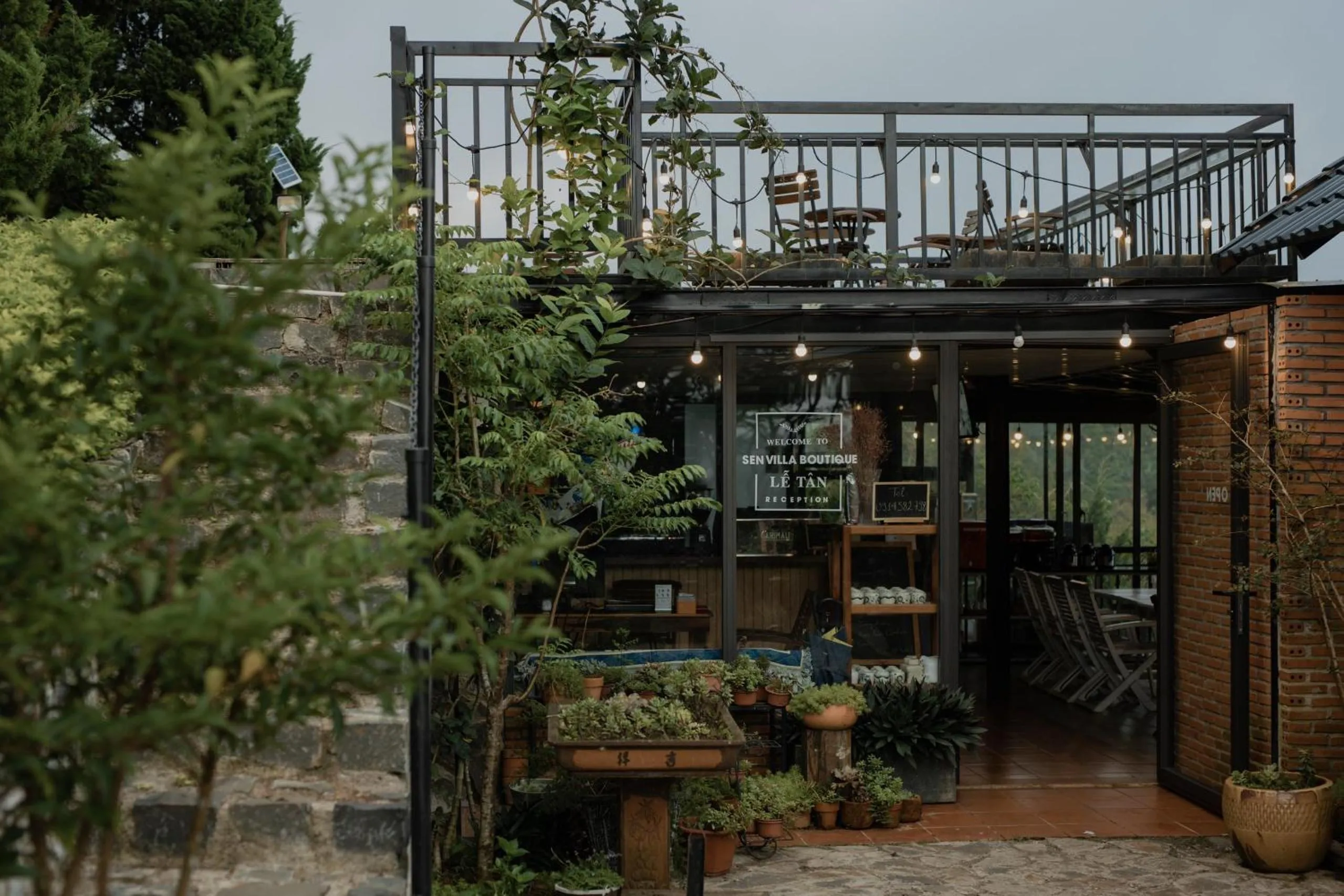 Restaurant/places to eat in SEN VILLA Boutique