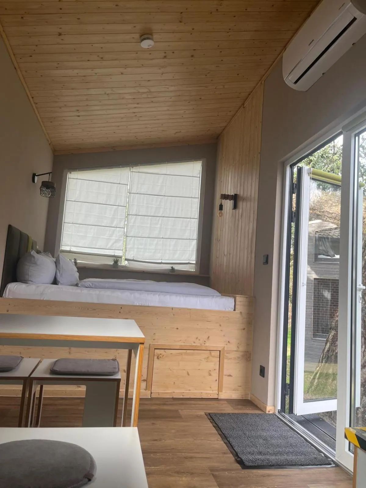 Photo of the whole room, Bed in Meinsbur Boutique Hotel