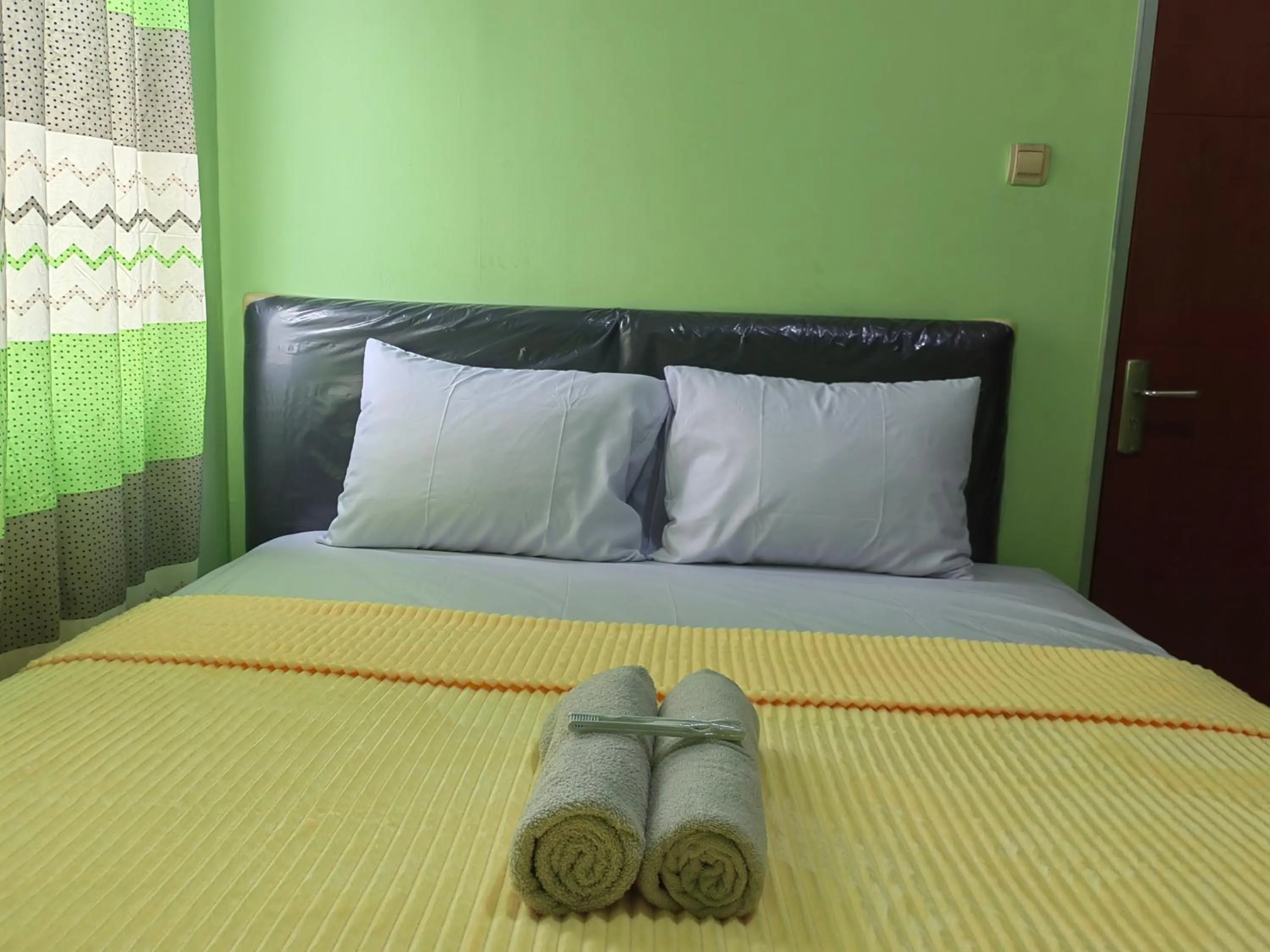 Bedroom, Bed in Cibubur Village By Arsakha Property Management