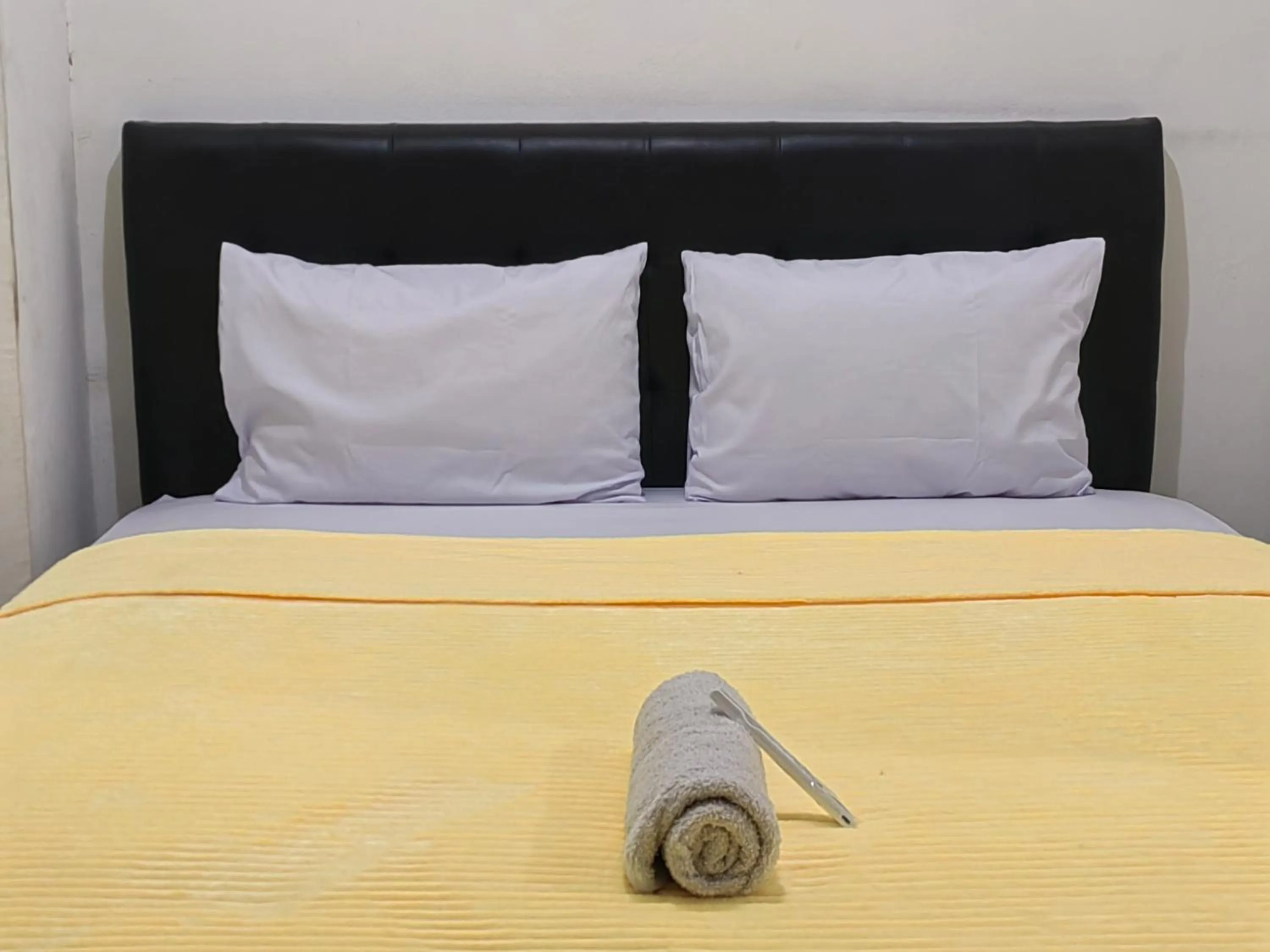 Bedroom, Bed in Cibubur Village By Arsakha Property Management