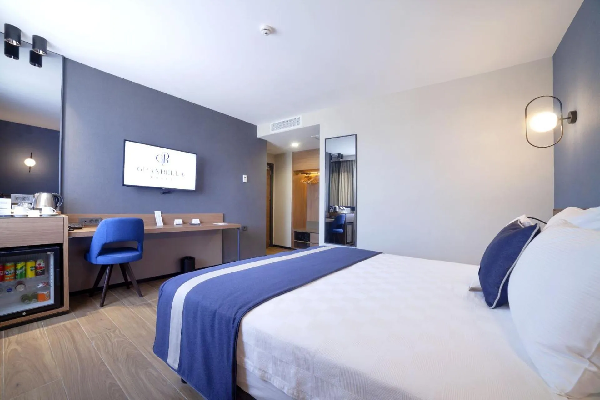 Photo of the whole room, Bed in GRANBELLAHOTEL