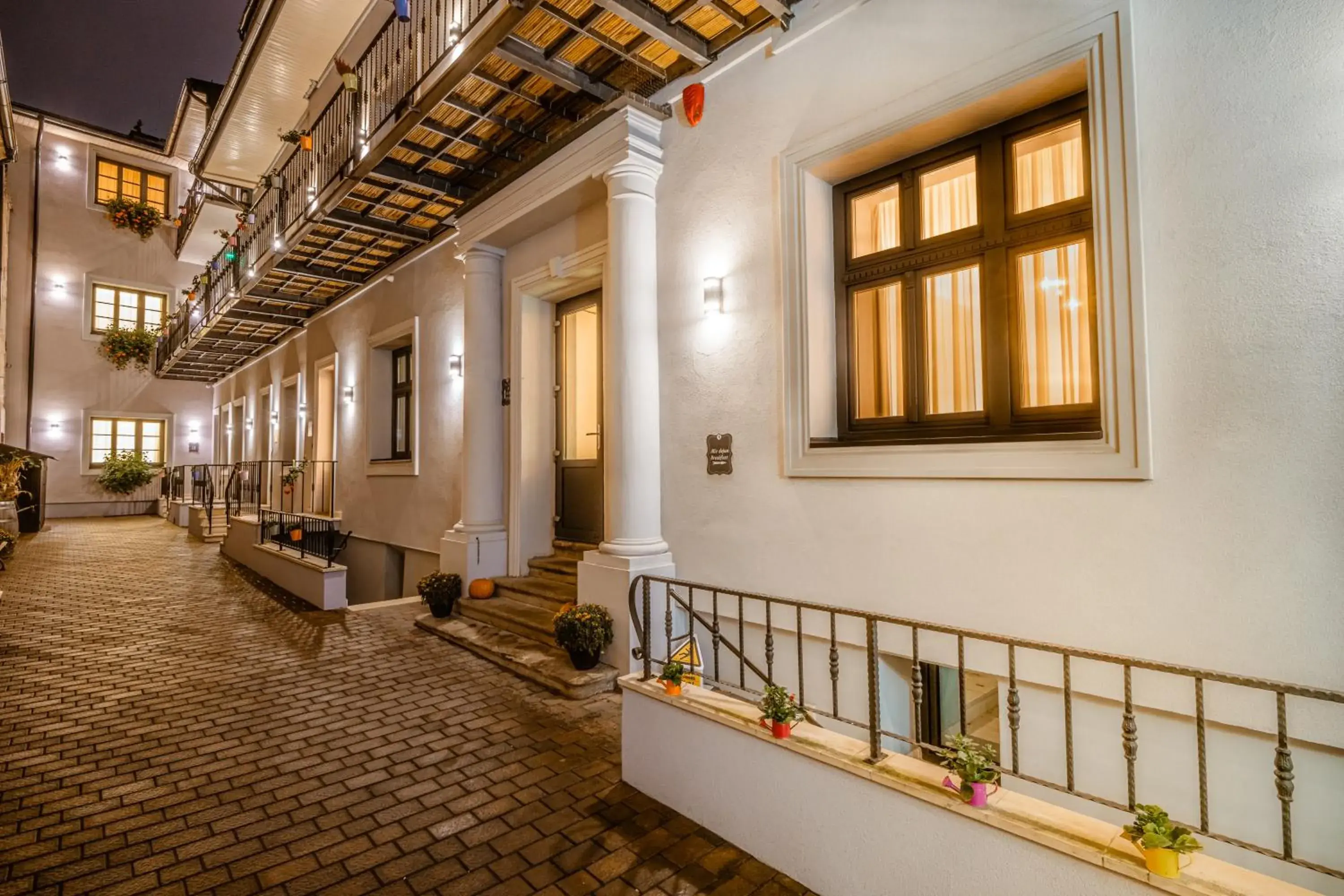 Property building in CASA CHITIC - Str Nicolae Balcescu 13 Property building in CASA CHITIC - Str Nicolae Balcescu 13