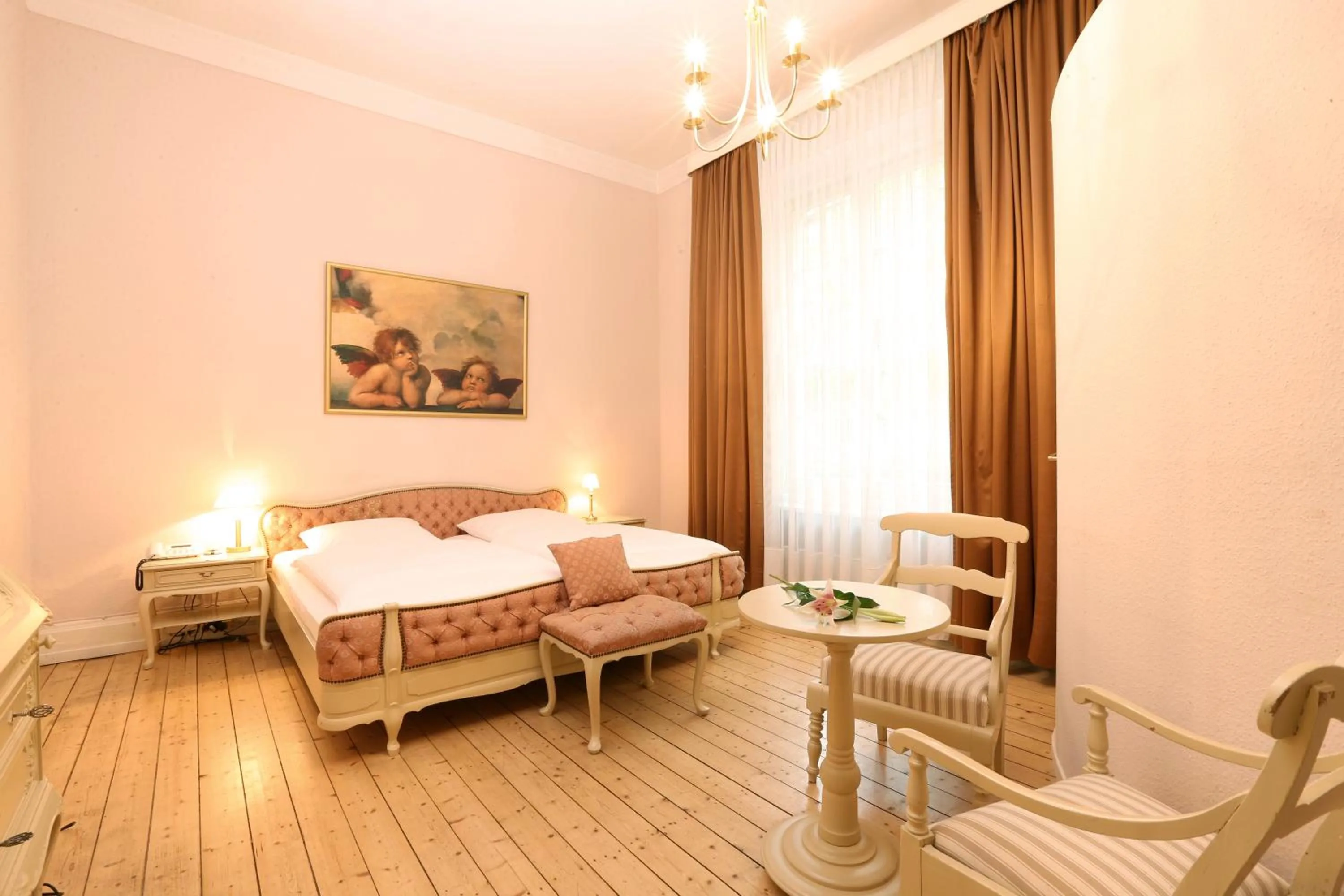 Photo of the whole room, Bed in Hotel Amsterdam