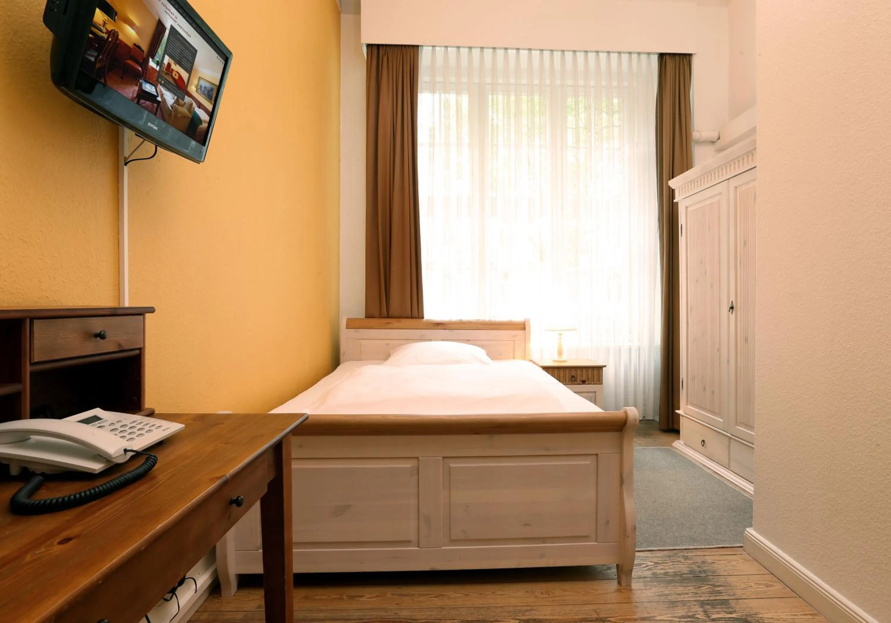 Photo of the whole room, Bed in Hotel Amsterdam