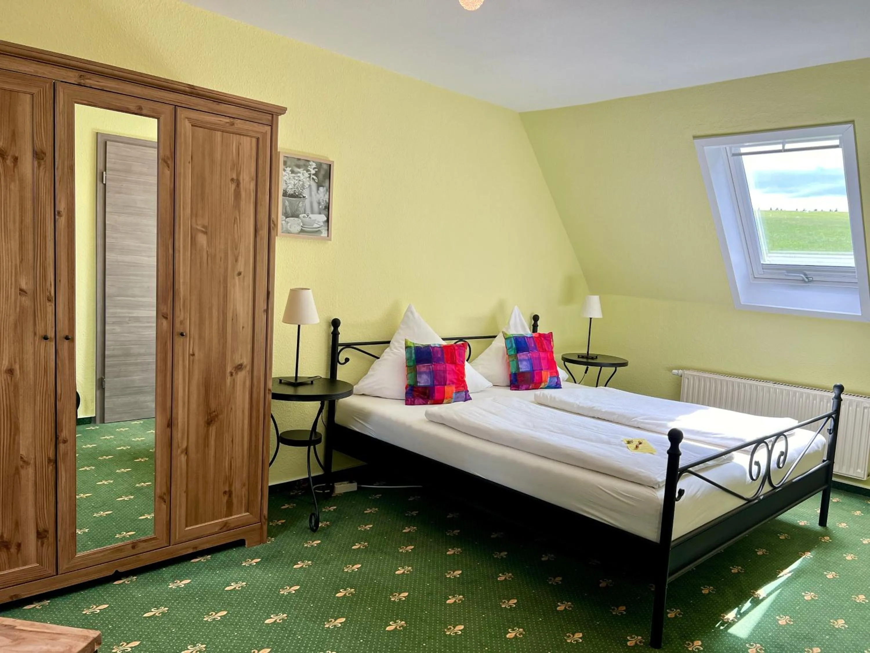 Photo of the whole room, Bed in Berghotel Talblick