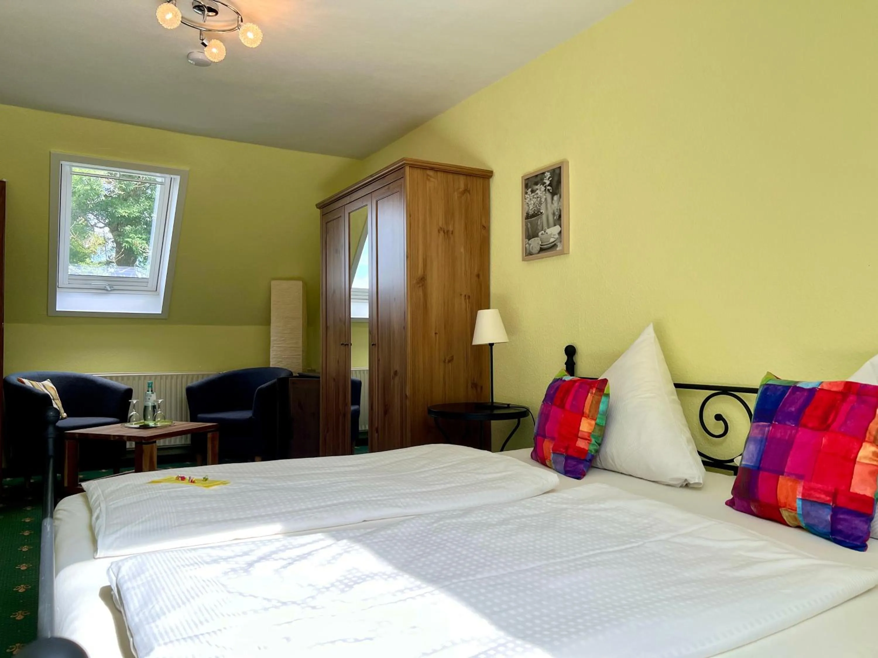 Photo of the whole room, Bed in Berghotel Talblick