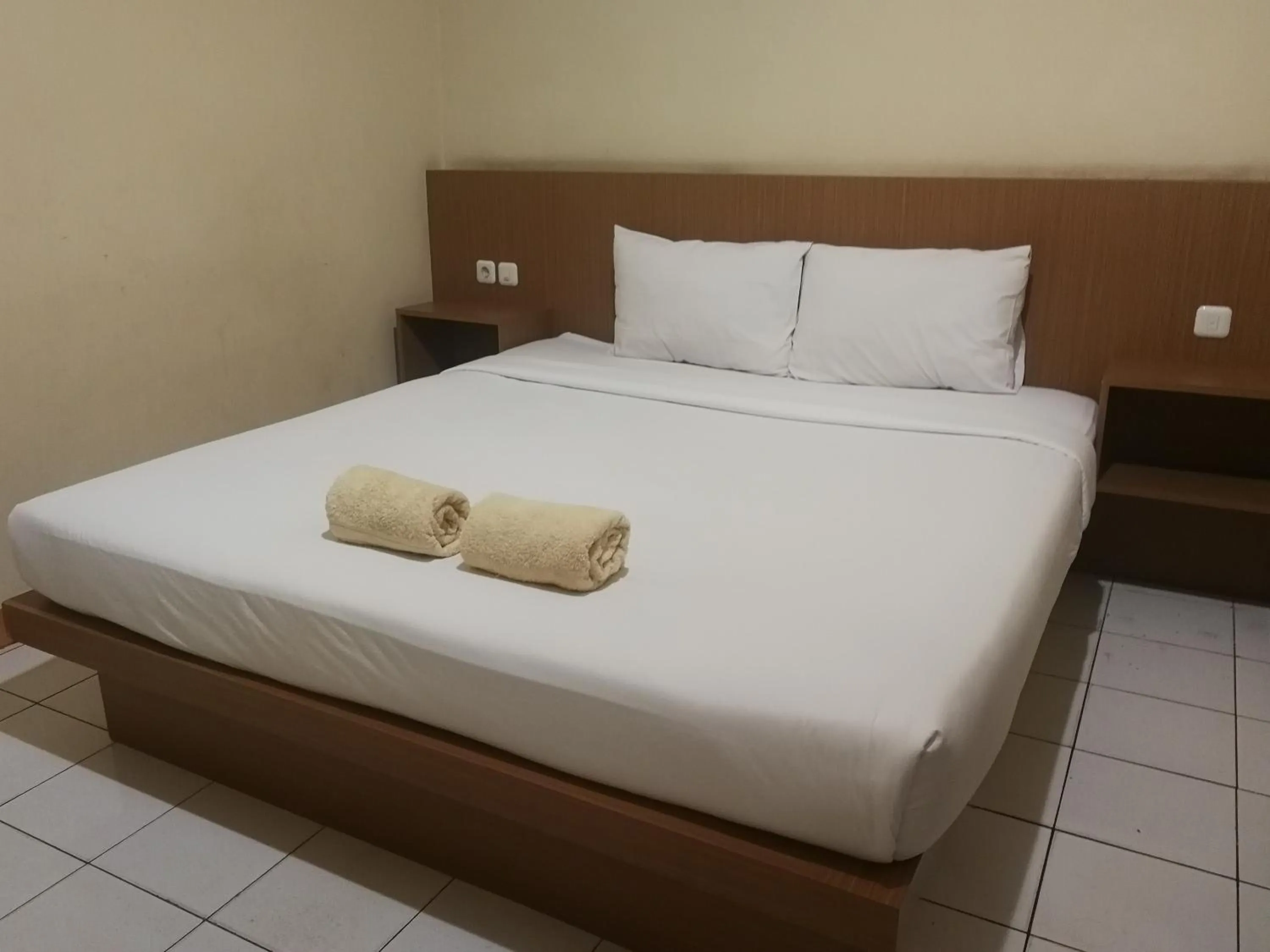 Bed in Hotel Mayang Sari 2