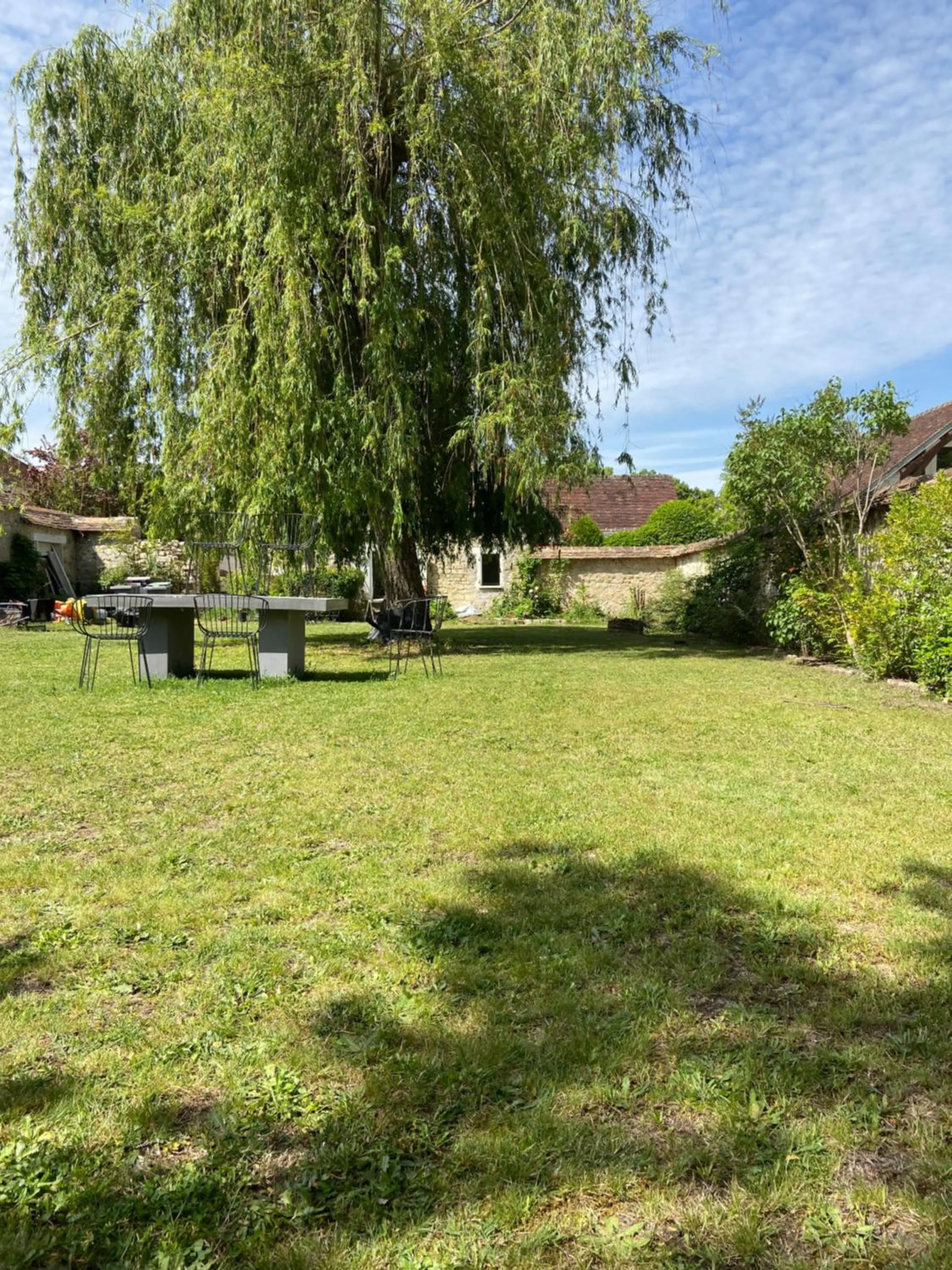 Cocon en lisière de forêt